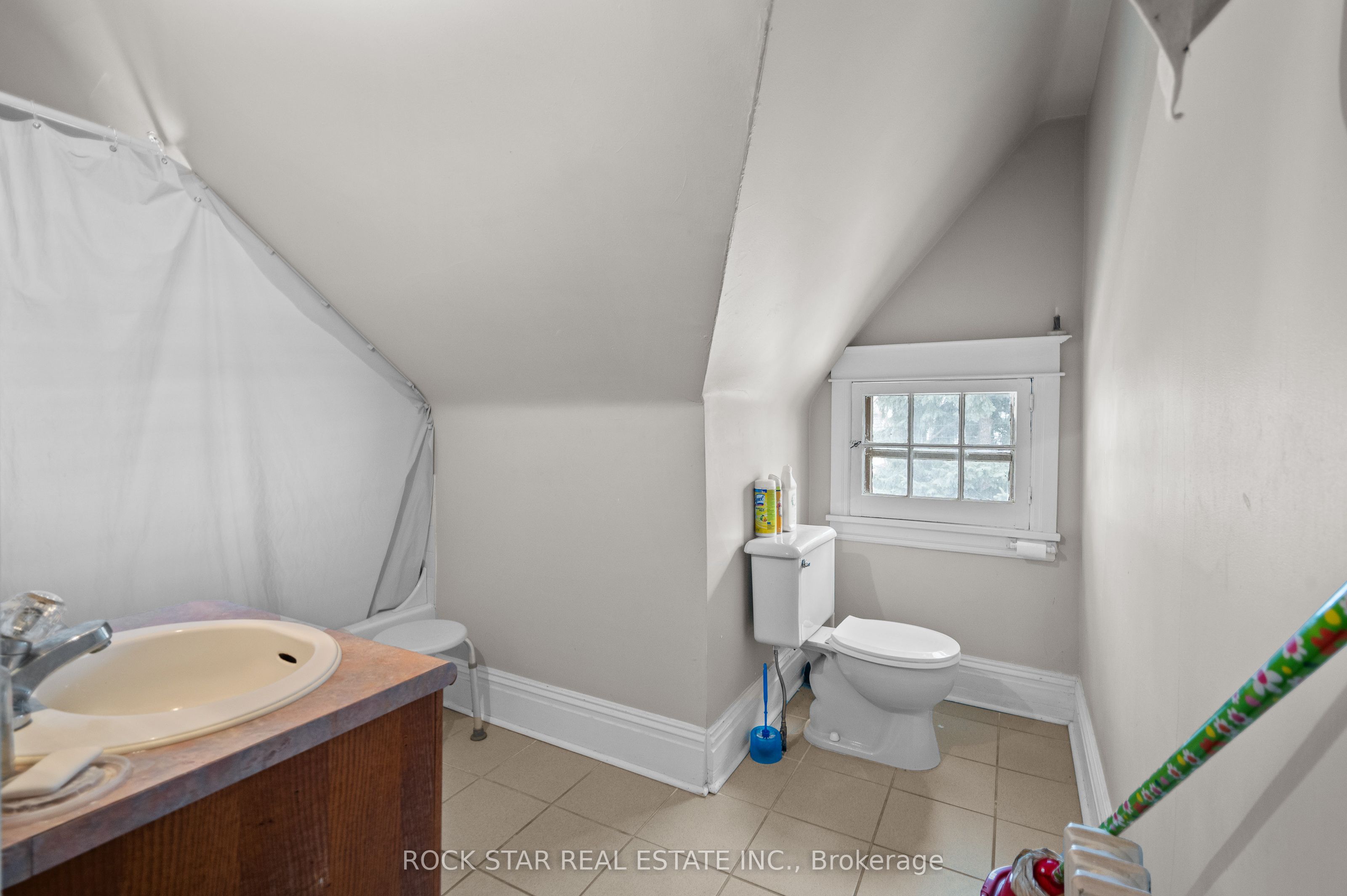 49 Proctor Boulevard Property Photo 35