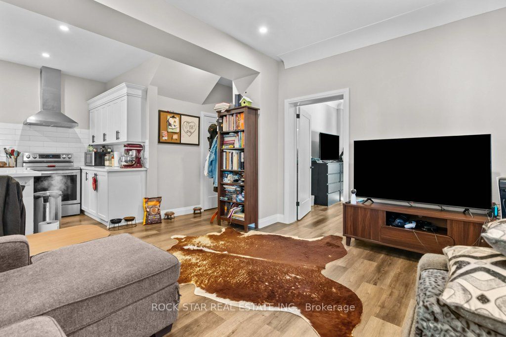 20 Holton Avenue Property Photo 44