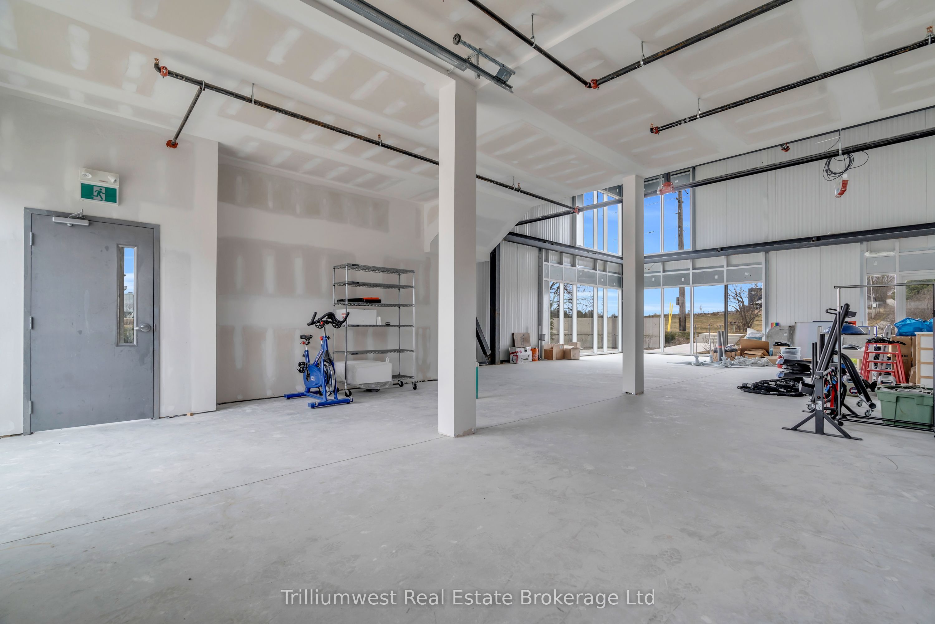 #unit # 1 - Lower - 595 Hanlon Creek Boulevard Property Photo 1