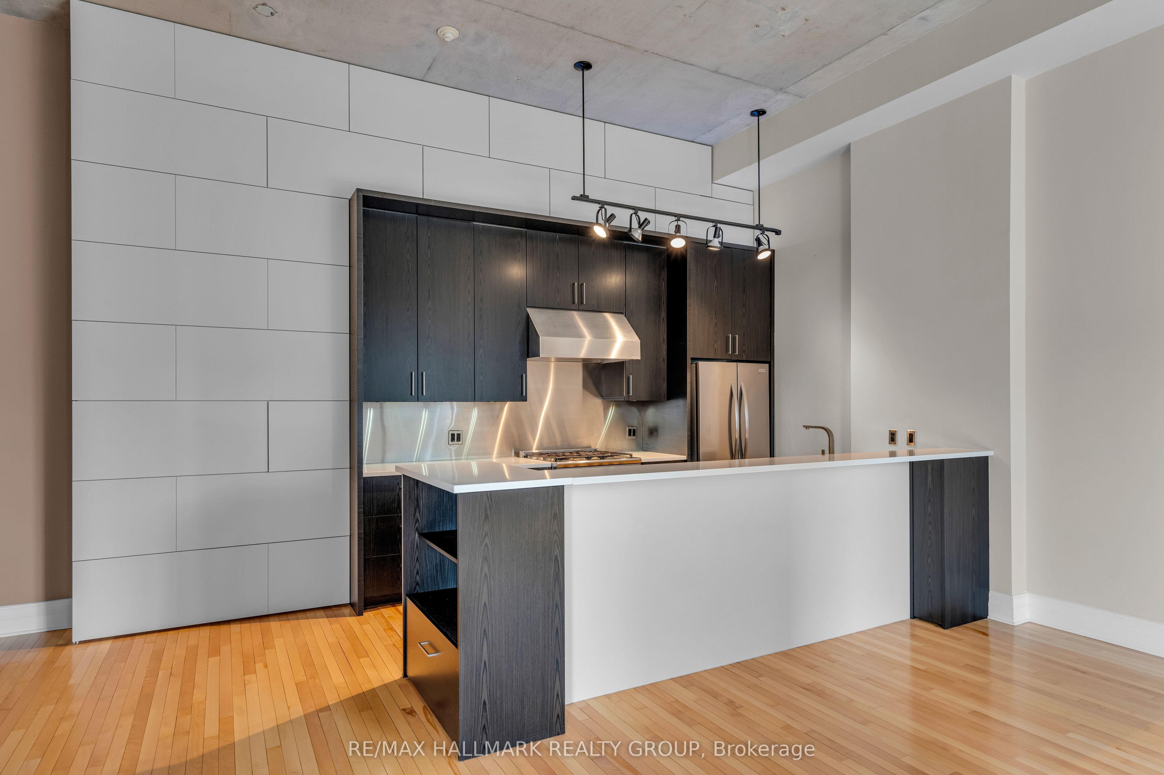 420 Berkley Avenue 206 Property Photo 7
