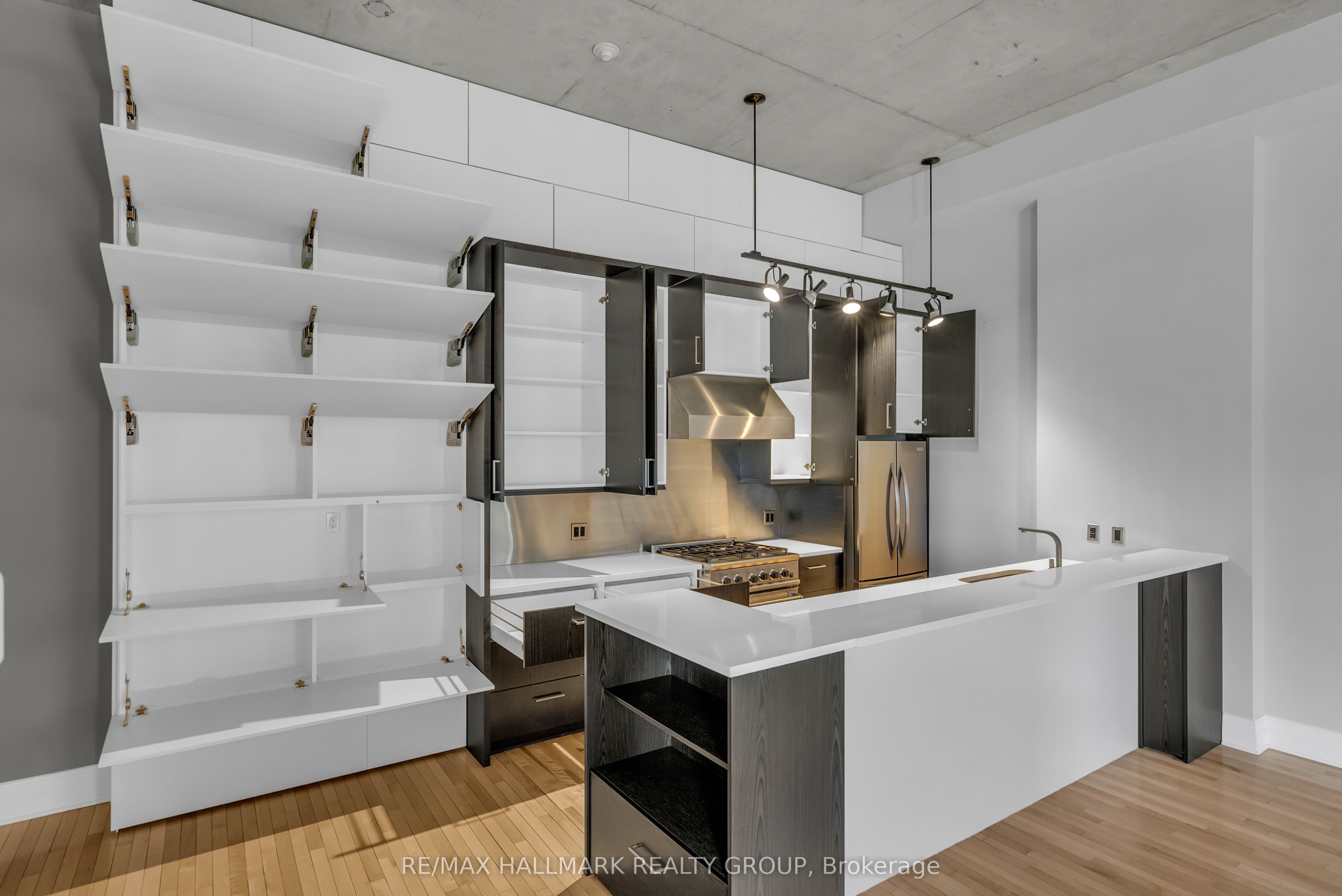 420 Berkley Avenue 206 Property Photo 10