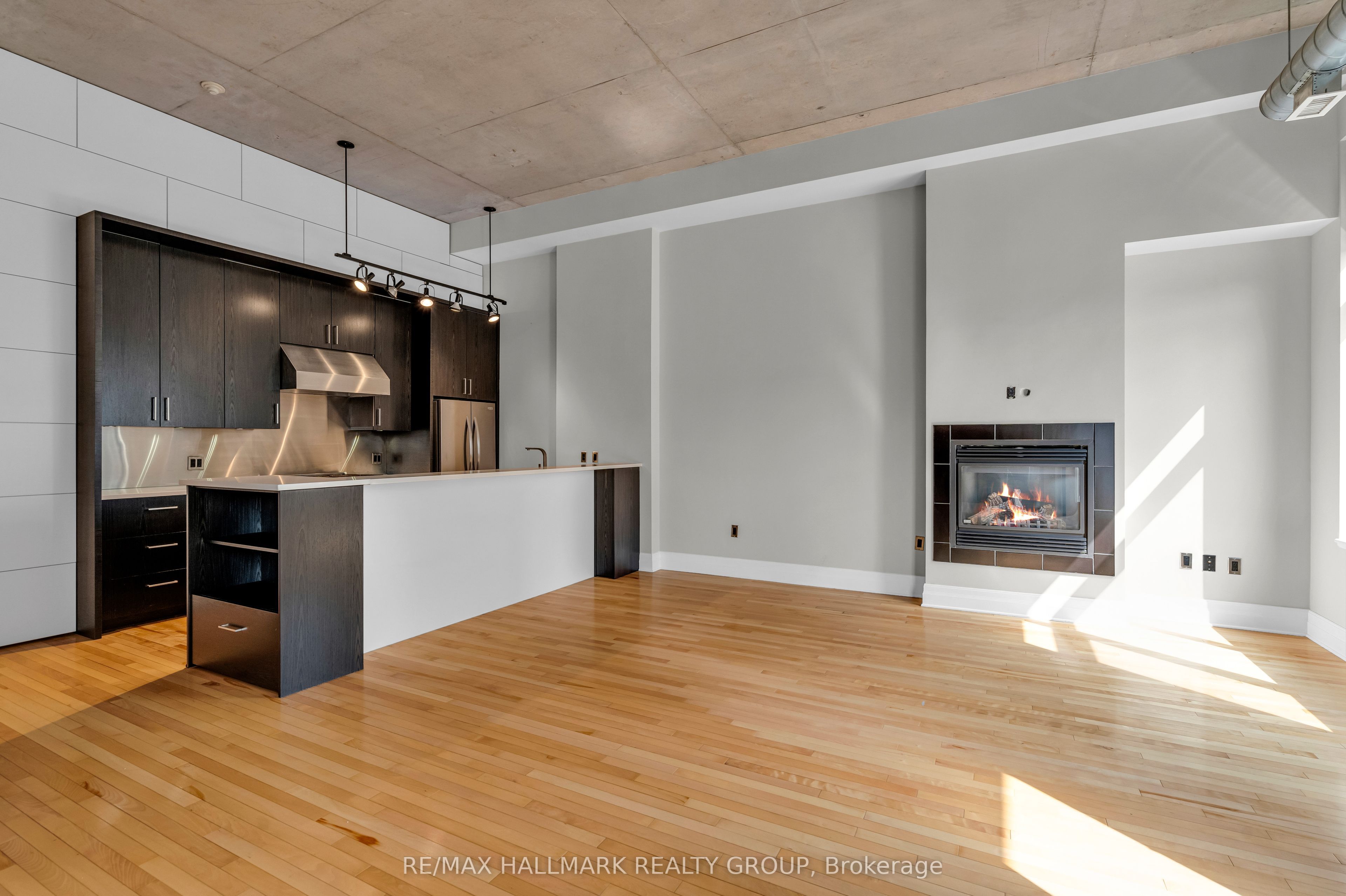 420 Berkley Avenue 206 Property Photo 14