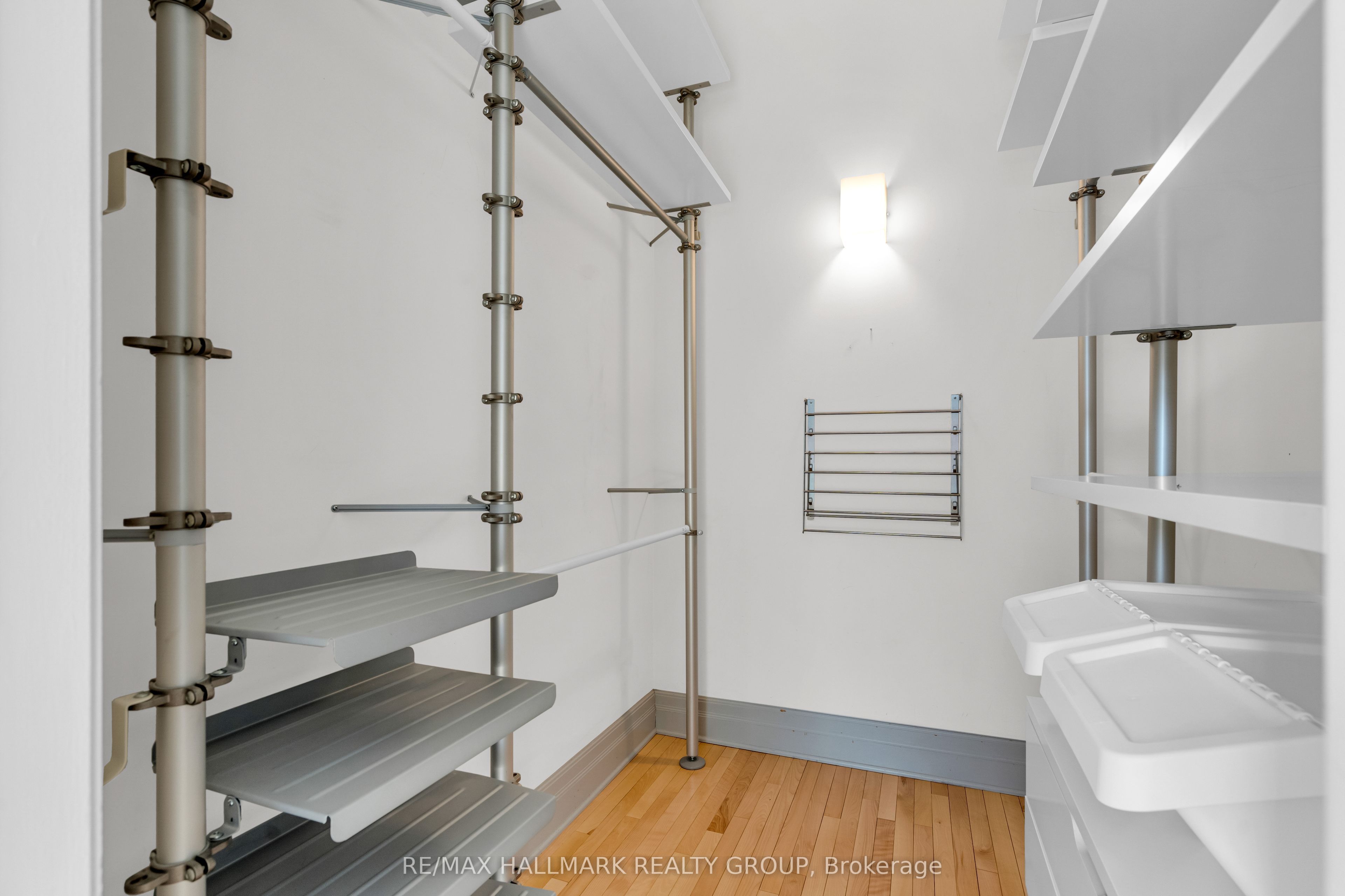 420 Berkley Avenue 206 Property Photo 24