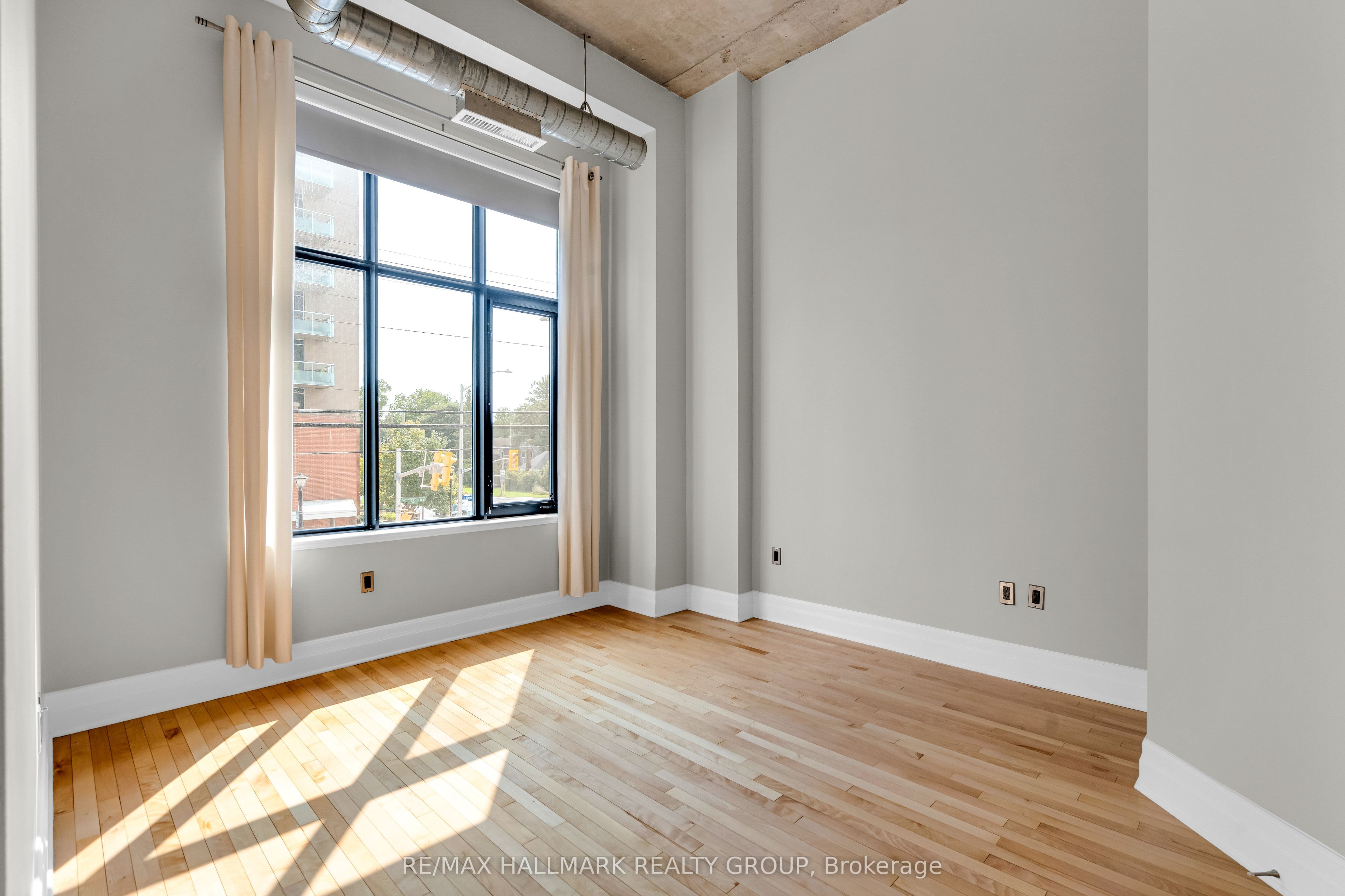 420 Berkley Avenue 206 Property Photo 29