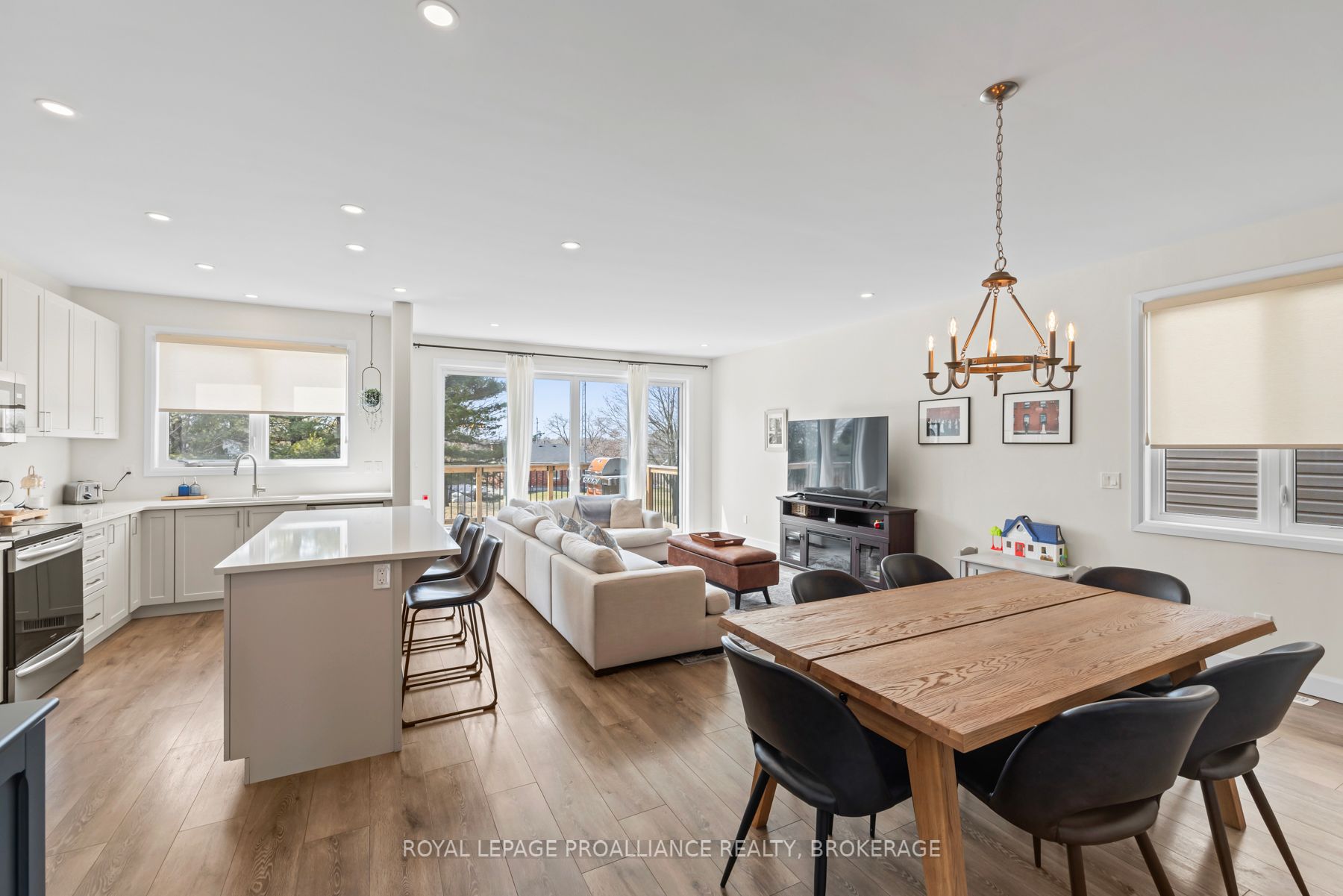 34 Erie Court Property Photo 8