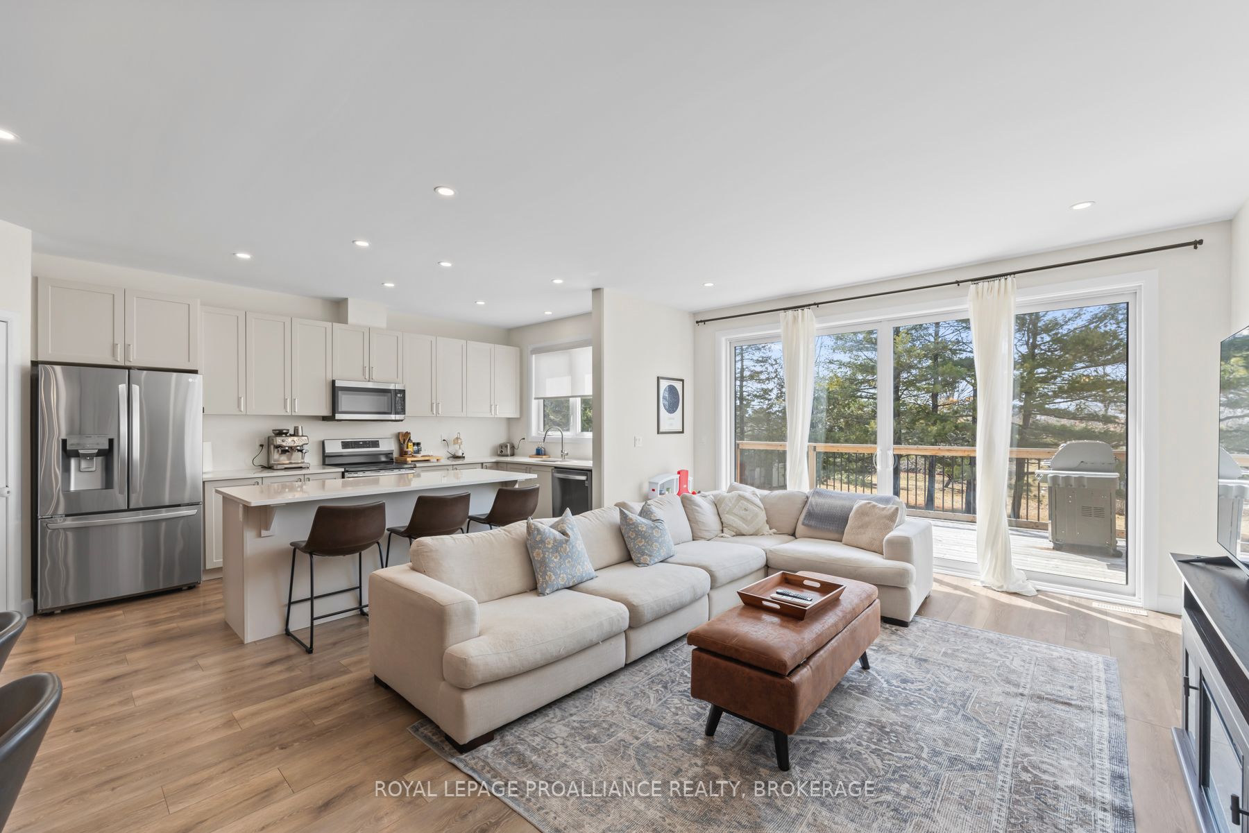 34 Erie Court Property Photo 12