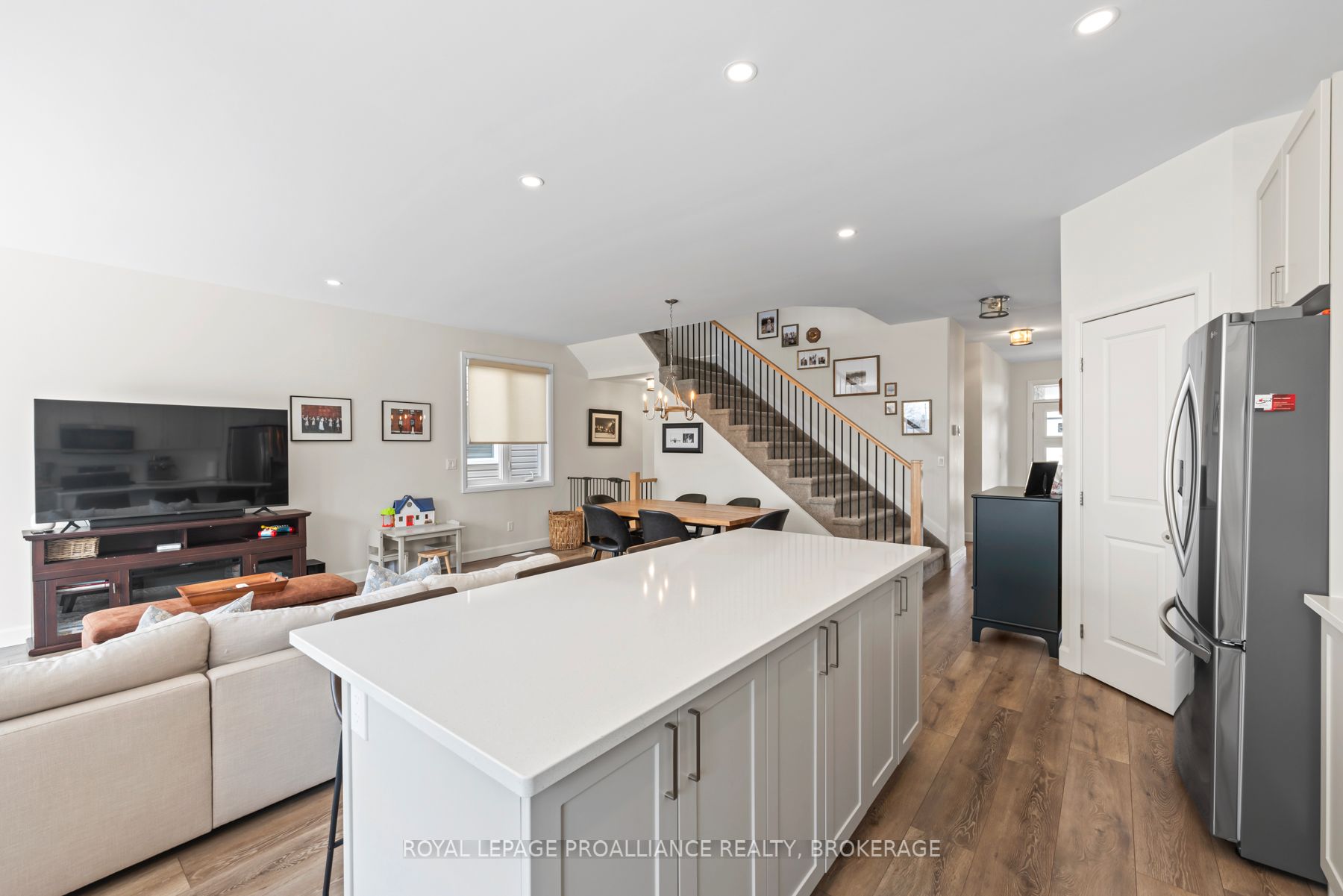 34 Erie Court Property Photo 17