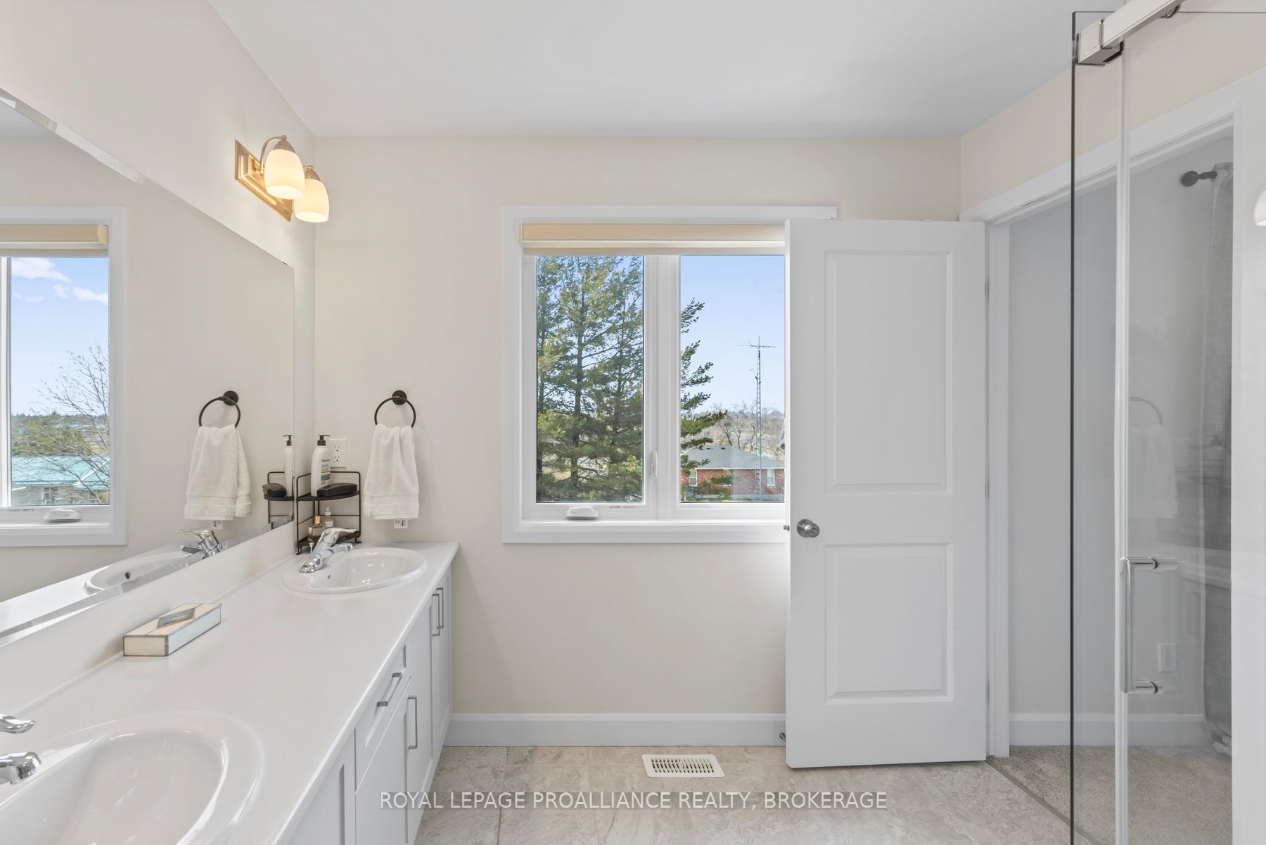 34 Erie Court Property Photo 26