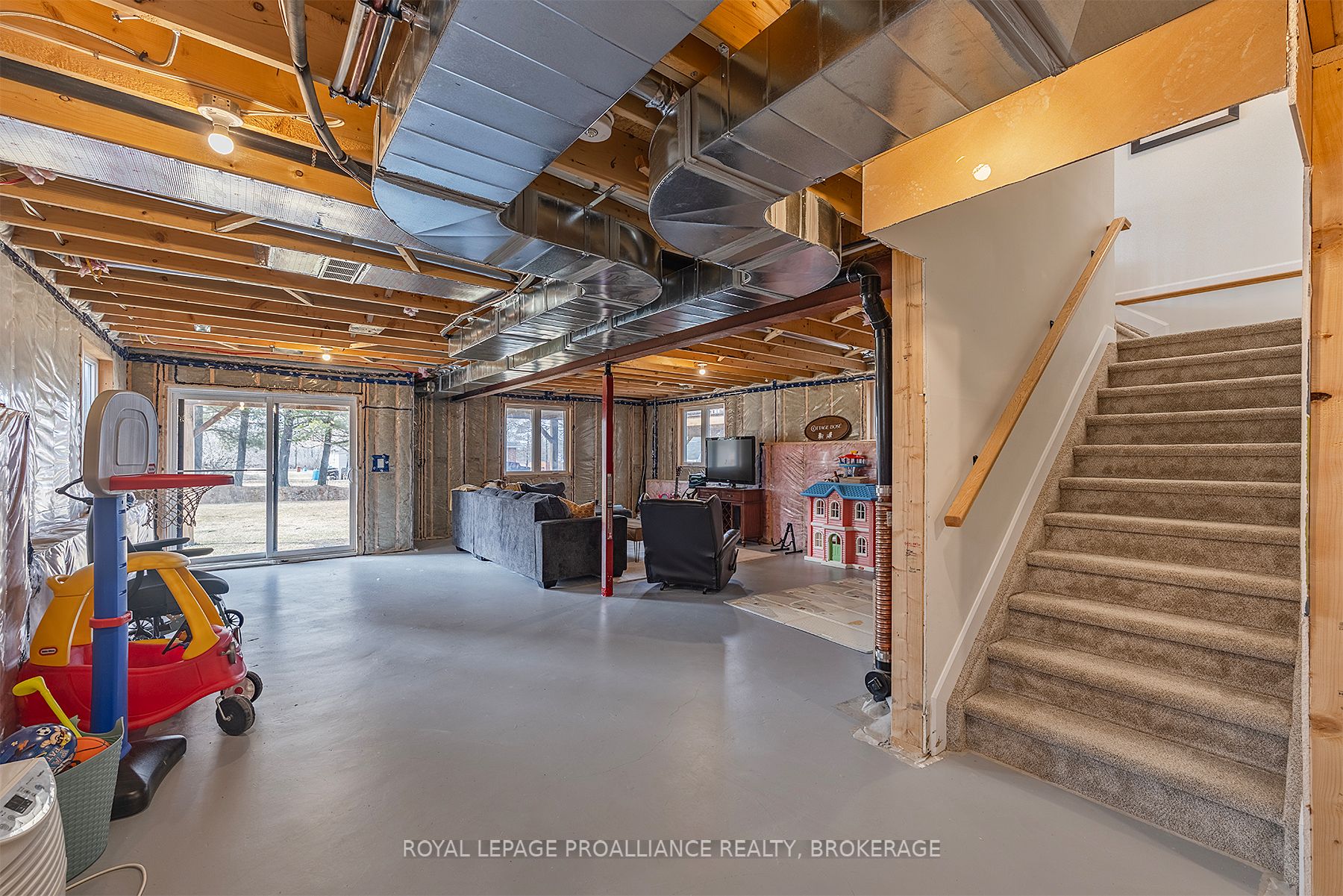 34 Erie Court Property Photo 37