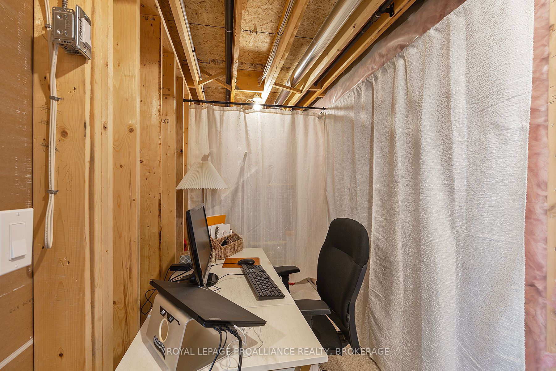 34 Erie Court Property Photo 43