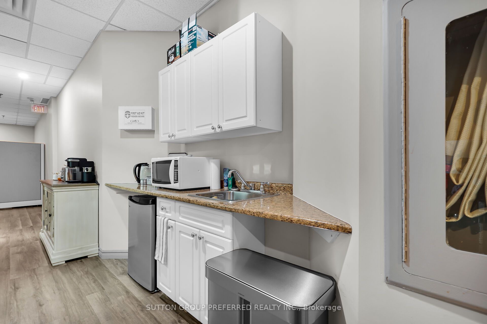 379 Dundas St Property Photo 27