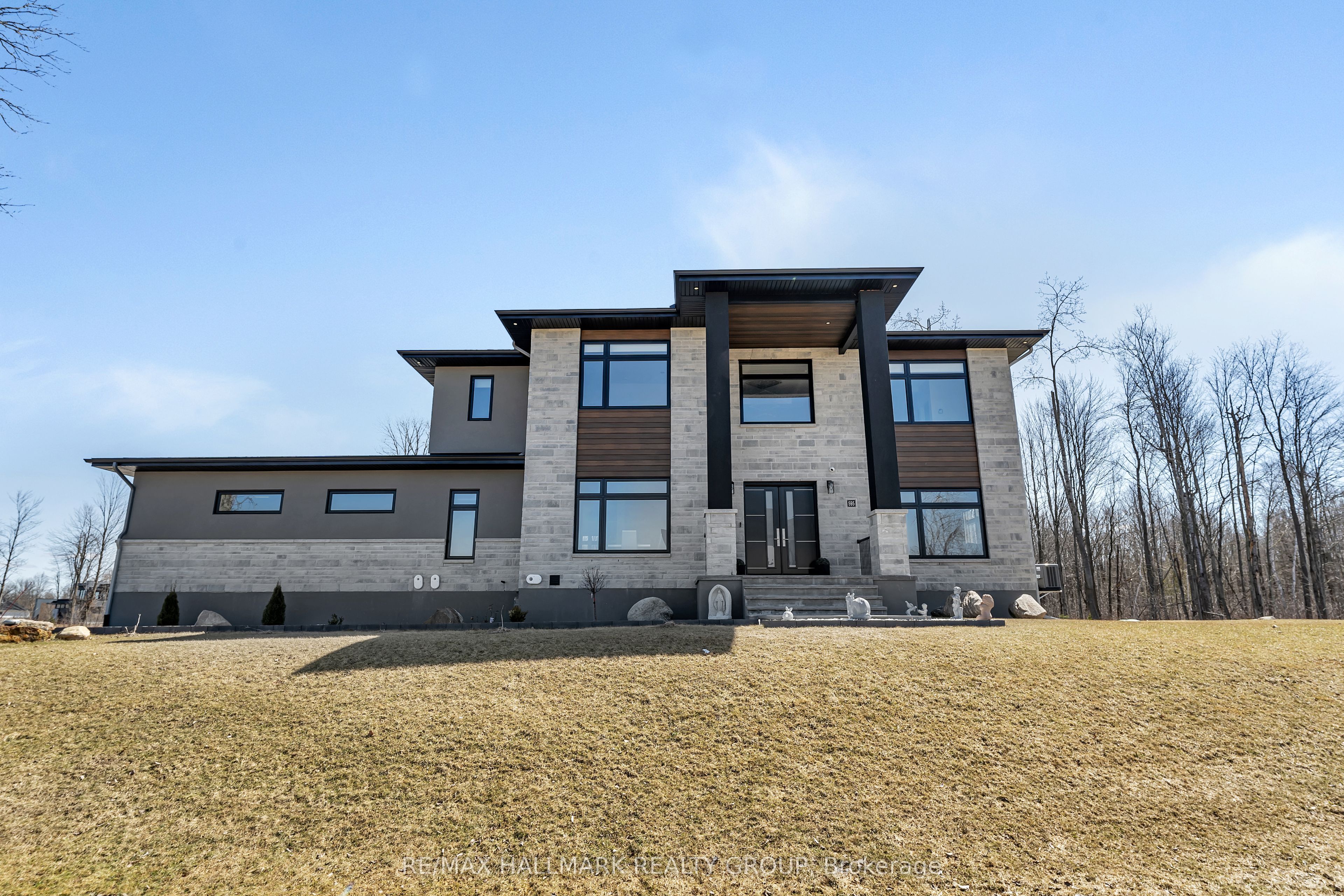 595 Shoreway Drive Property Photo 1