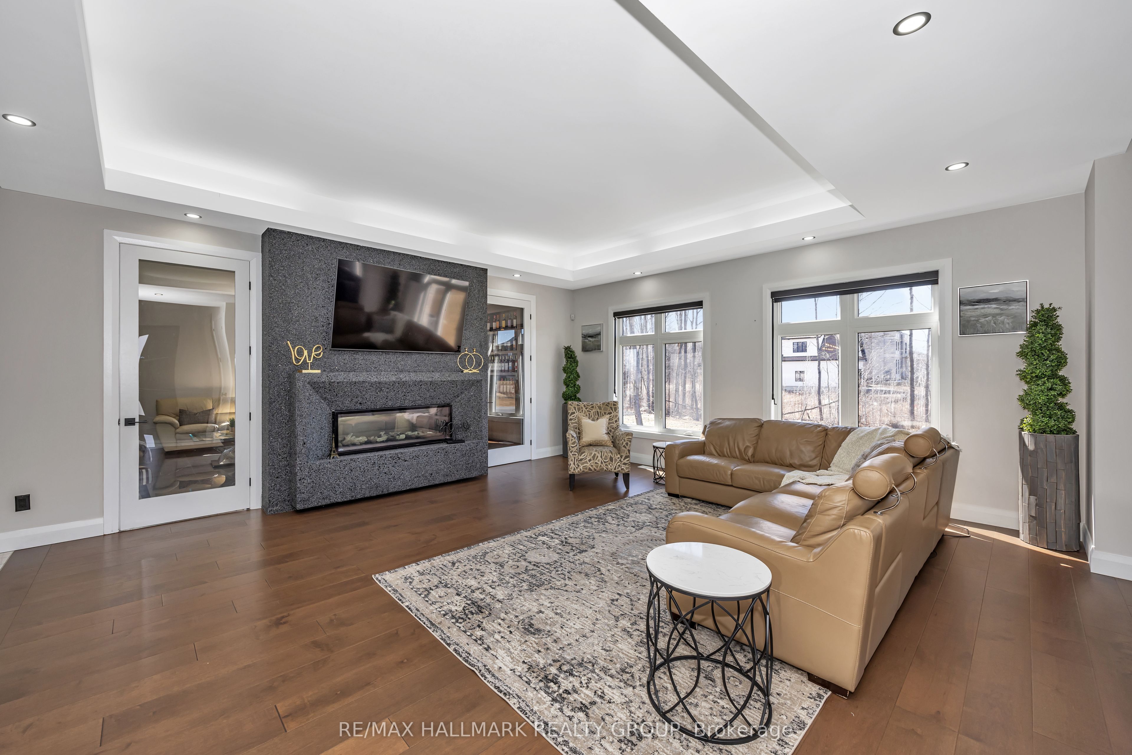 595 Shoreway Drive Property Photo 10