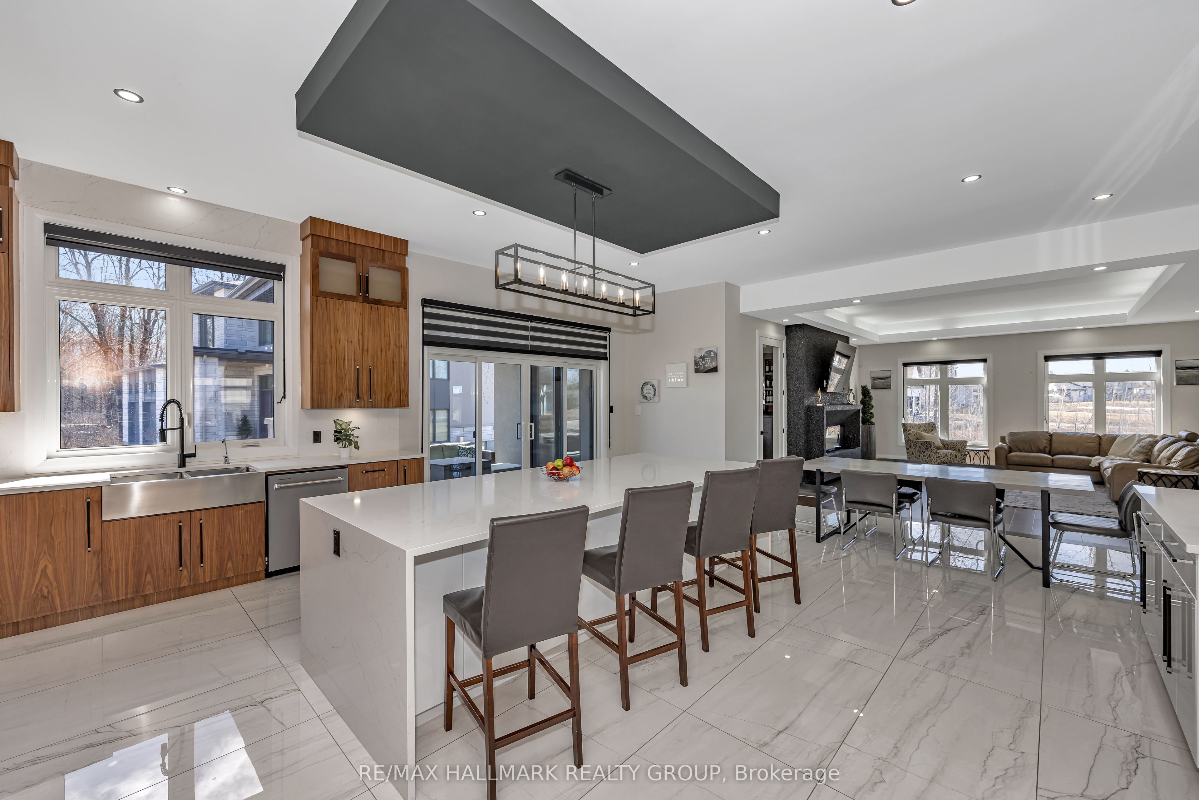595 Shoreway Drive Property Photo 16