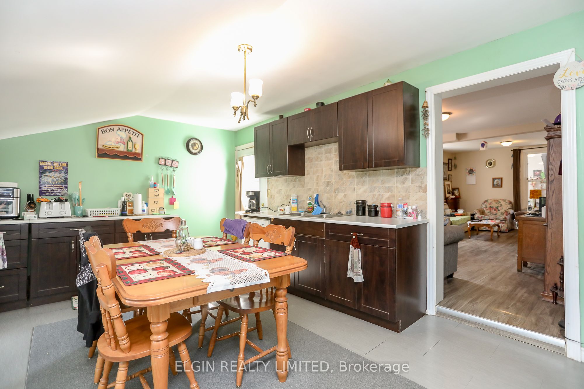63 Elizabeth St Property Photo 14