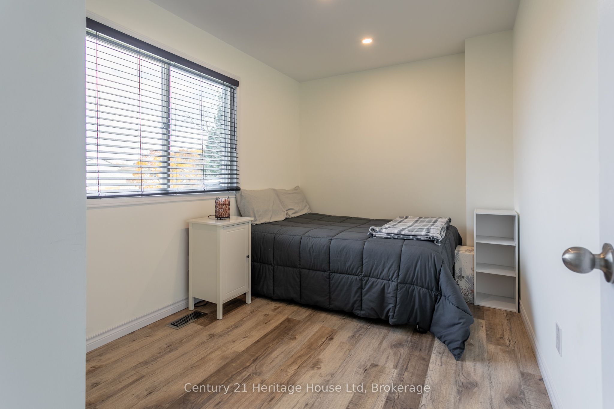 28 Anderson St Property Photo 7