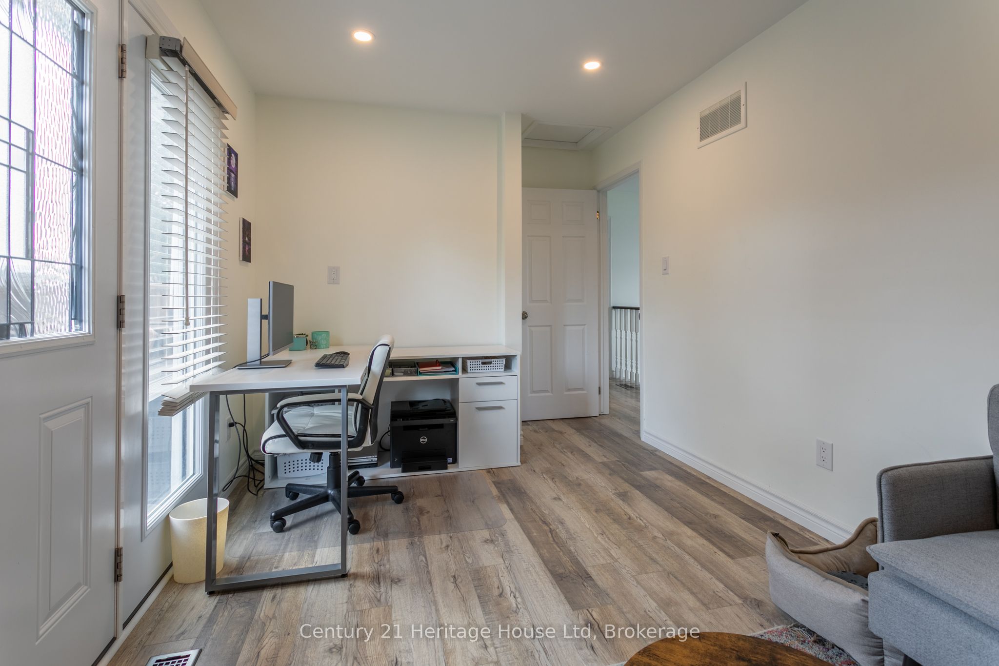 28 Anderson St Property Photo 12