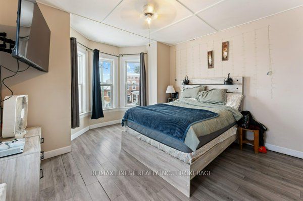 11 Bridge Street West Property Photo 7