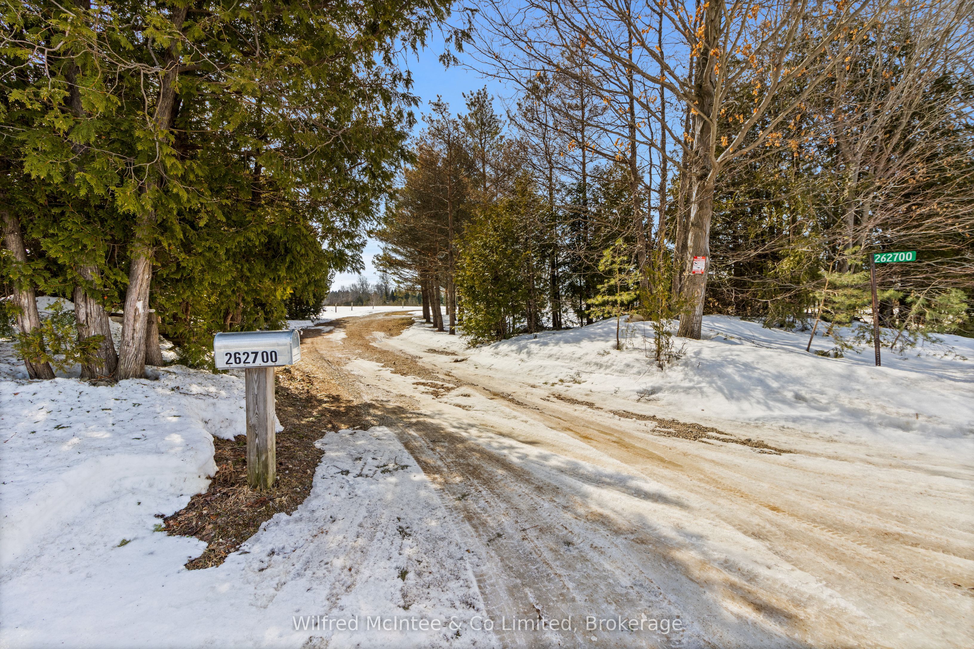 262700 Varney Rd Property Photo 4