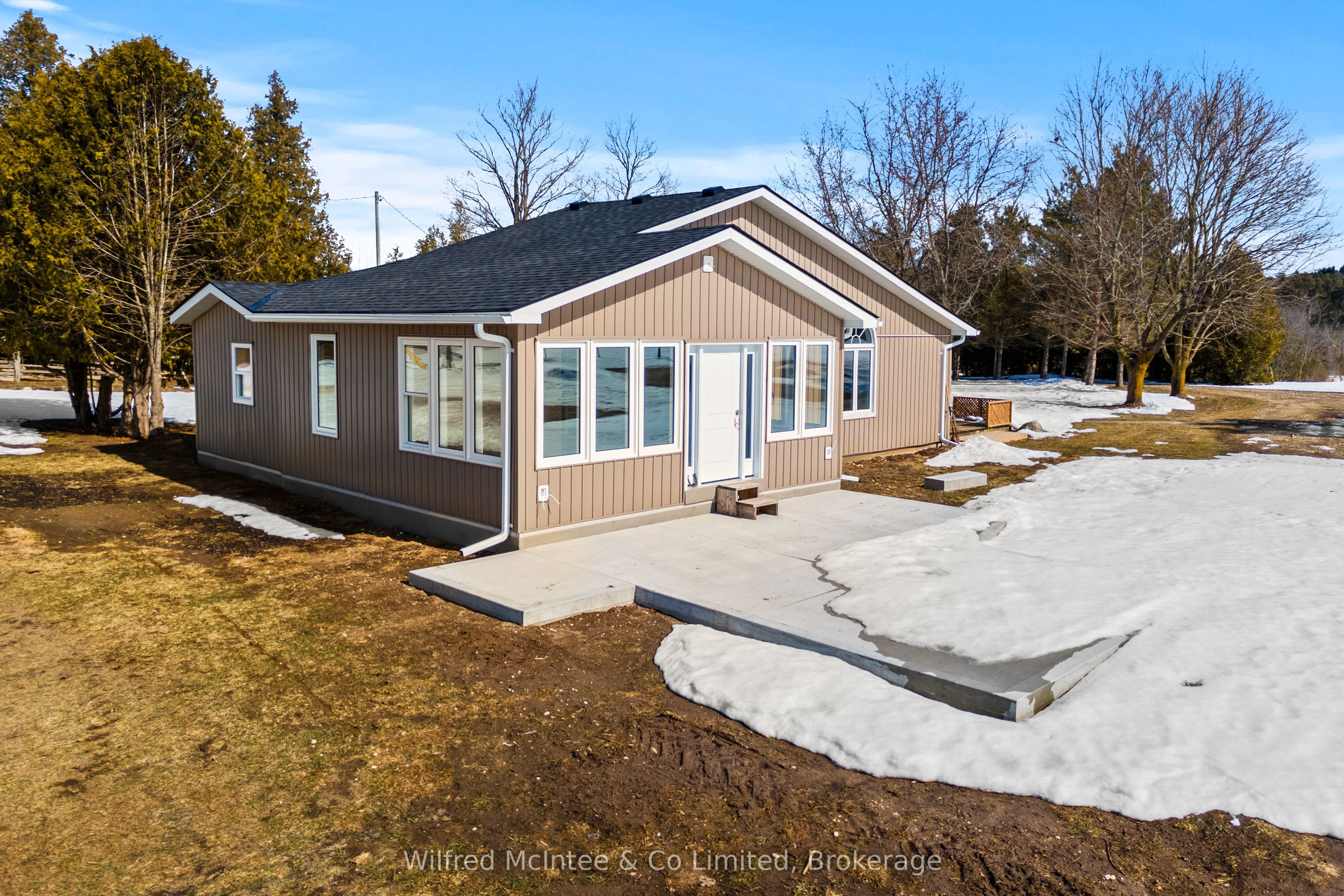 262700 Varney Rd Property Photo 6