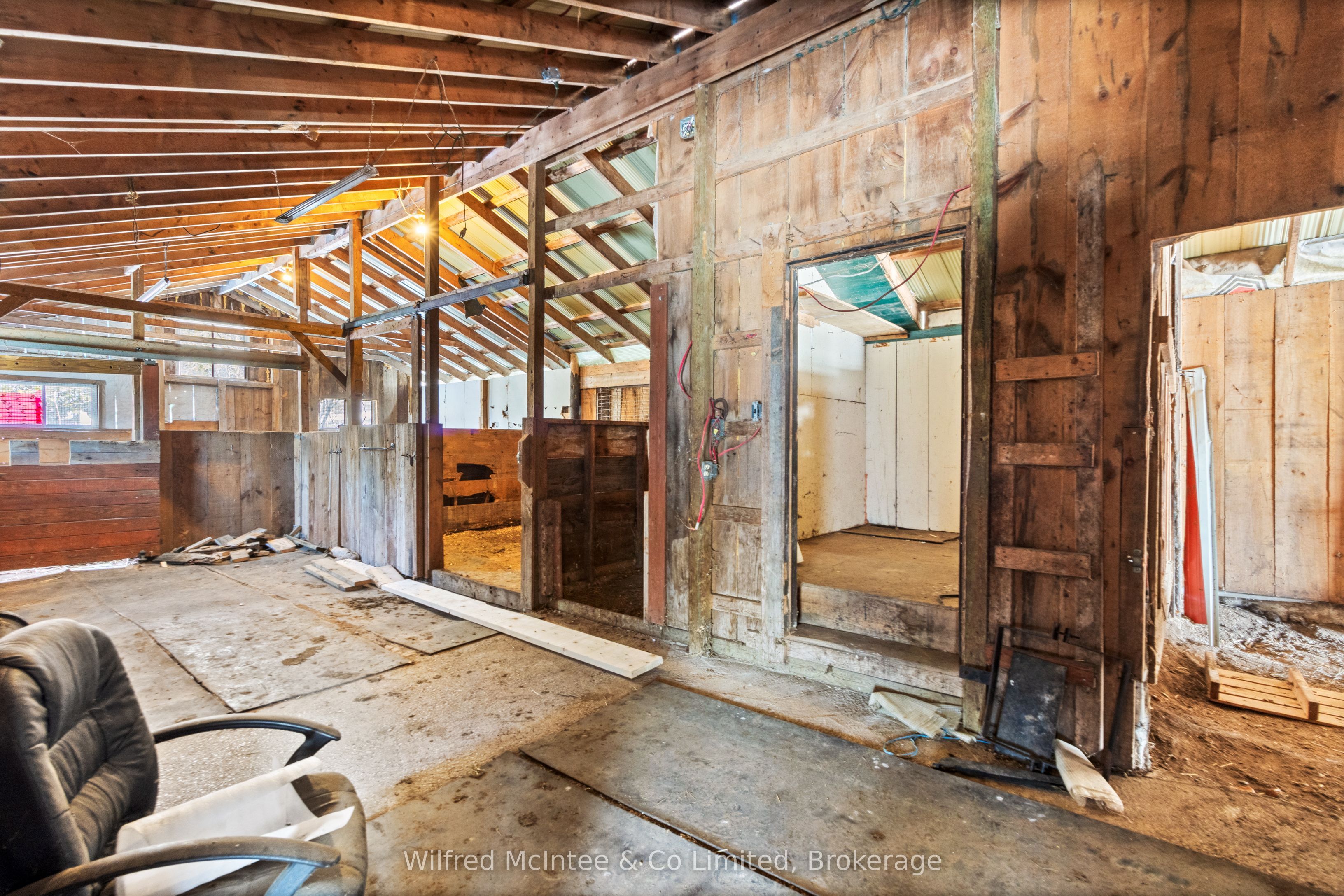 262700 Varney Rd Property Photo 36