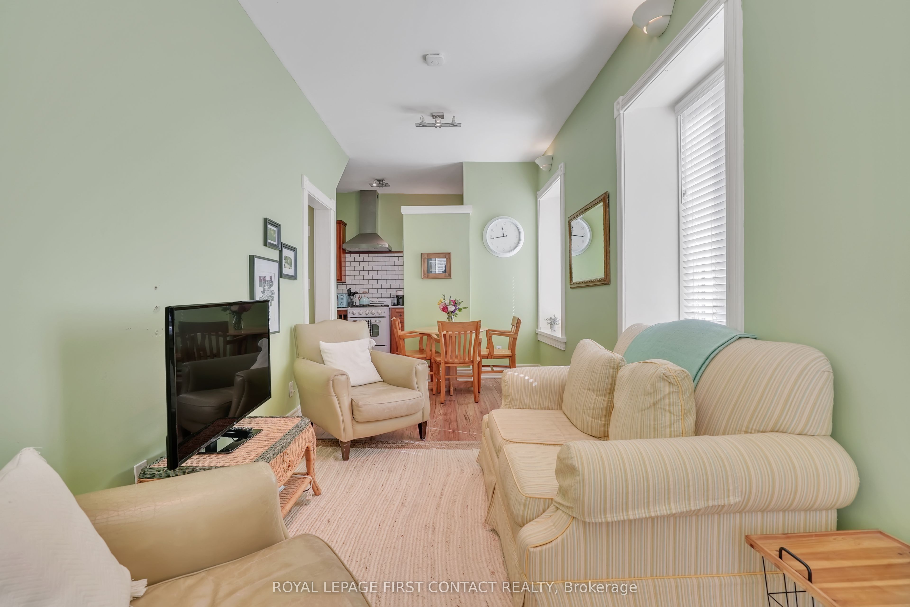 130 St David Street Property Photo 4