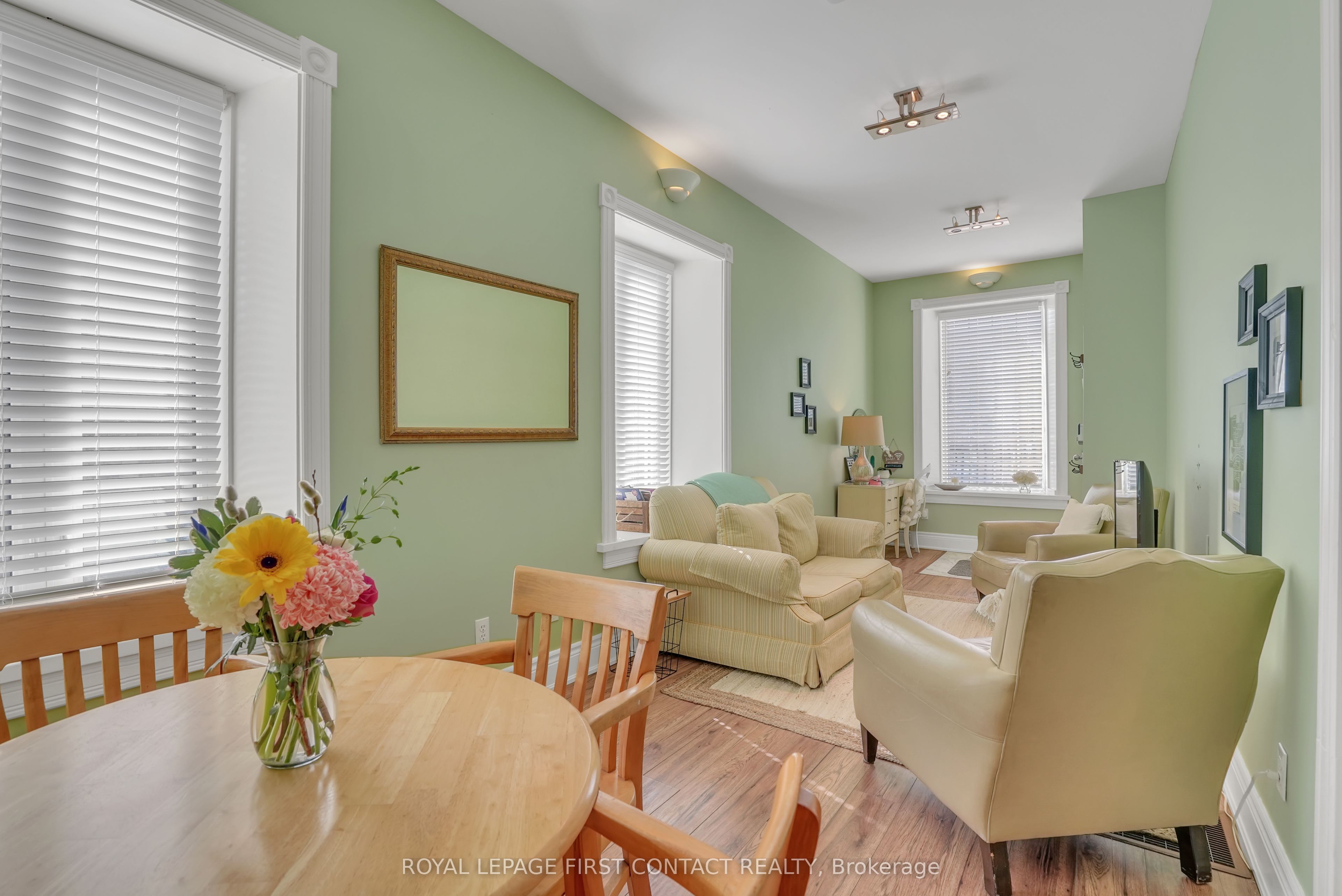 130 St David Street Property Photo 8