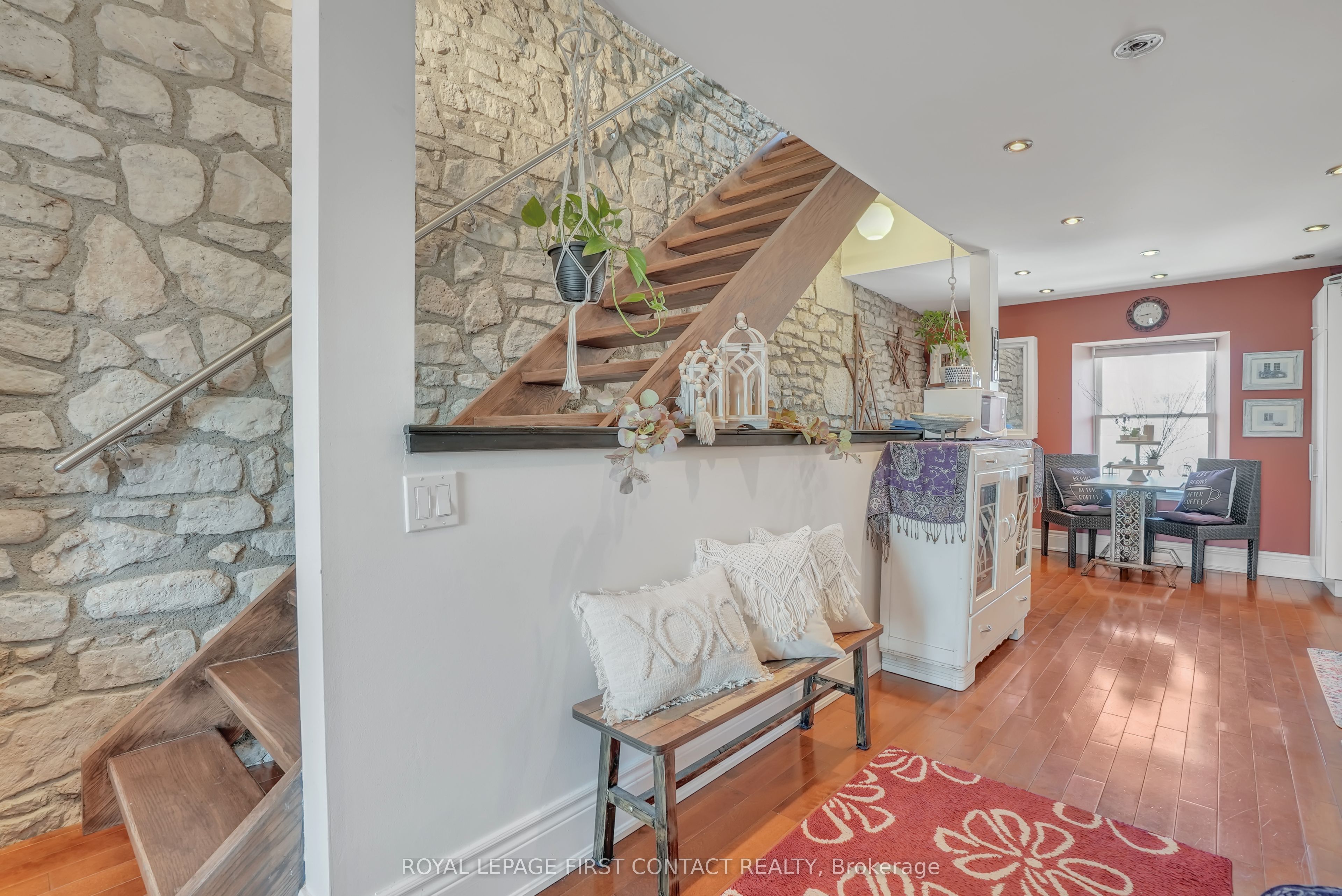 130 St David Street Property Photo 33