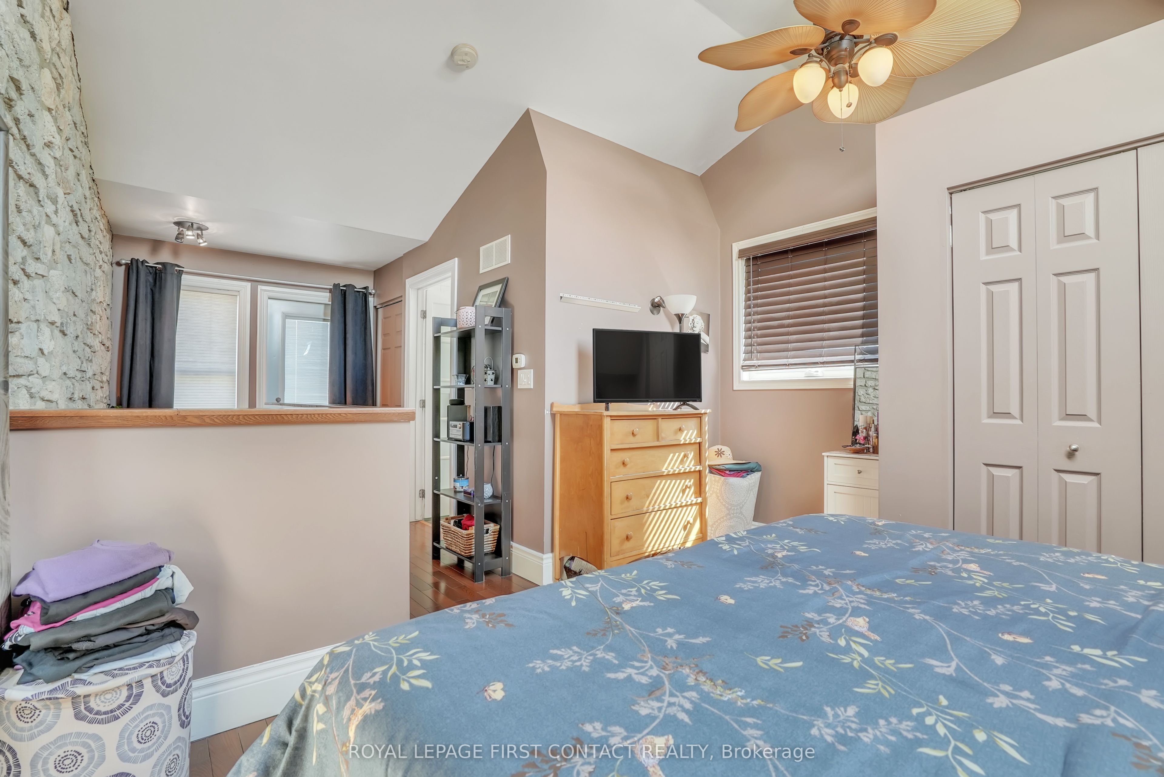 130 St David Street Property Photo 36