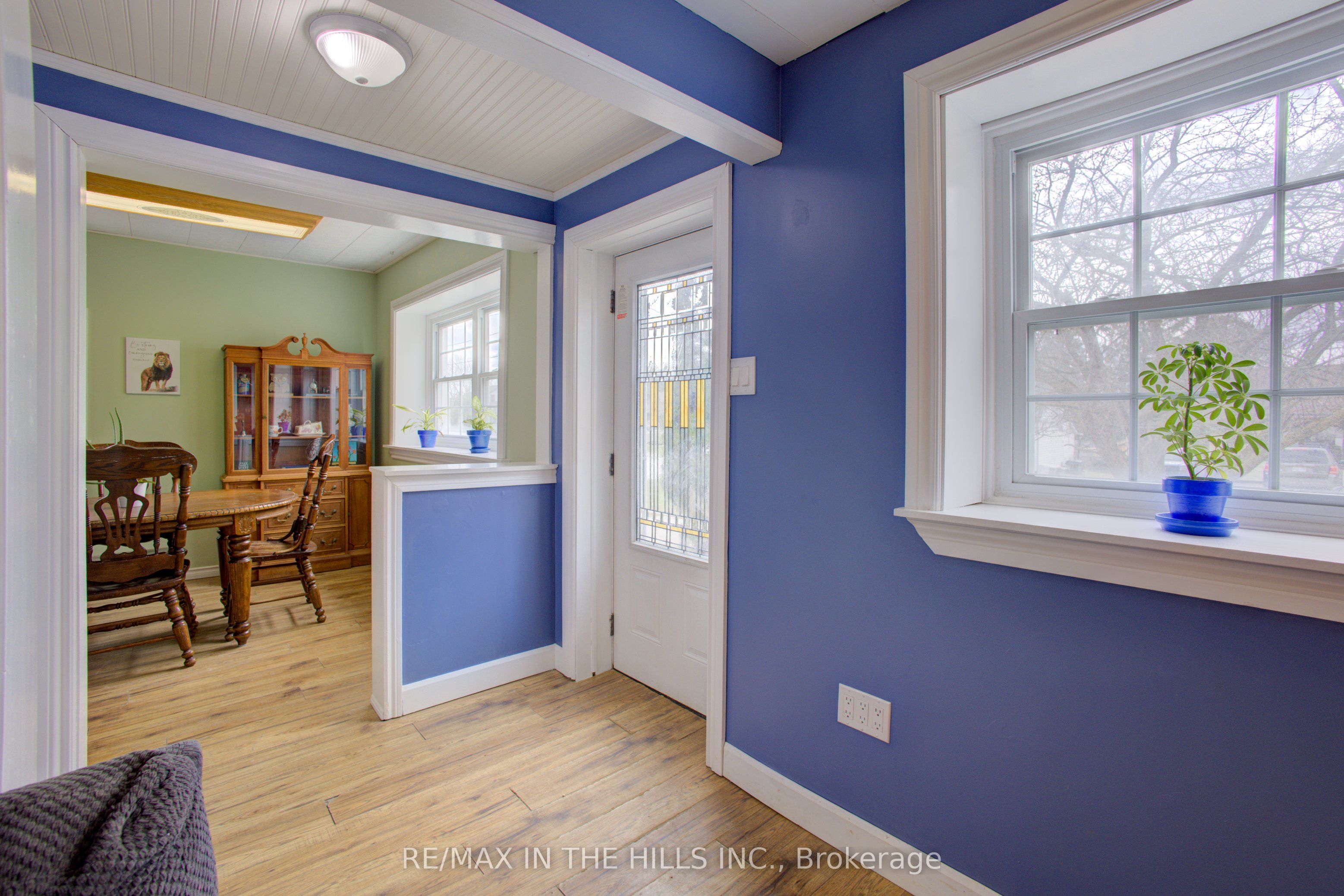 257 Elgin Street S Property Photo 7