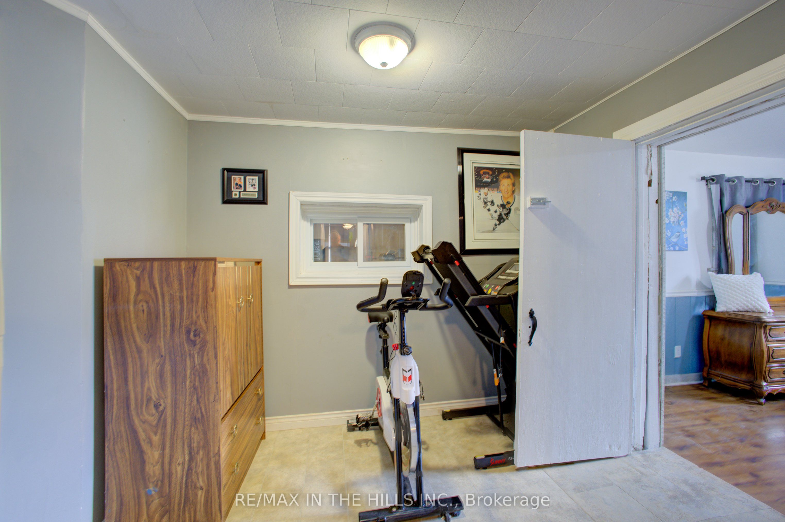 257 Elgin Street S Property Photo 19