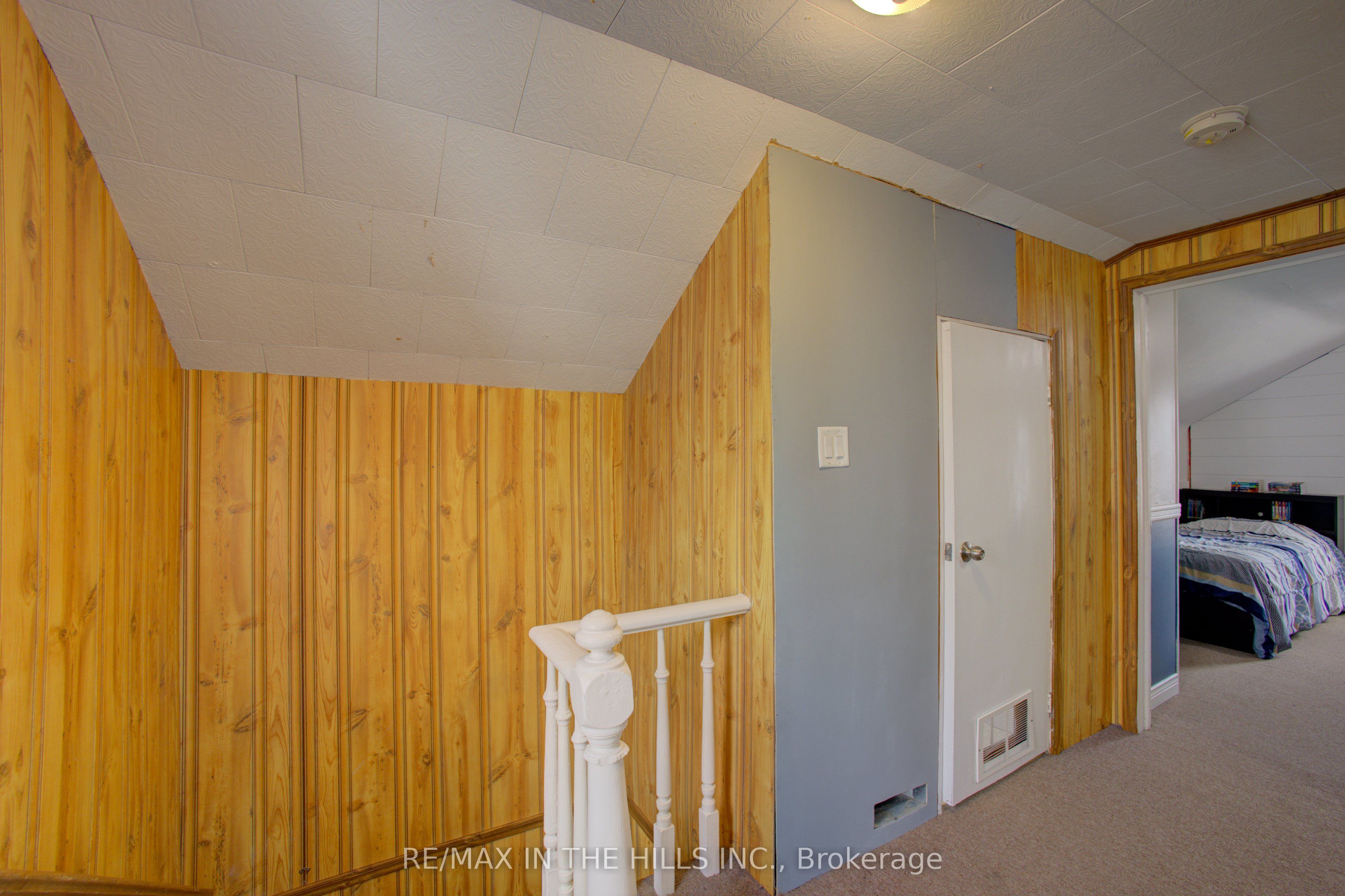 257 Elgin Street S Property Photo 24