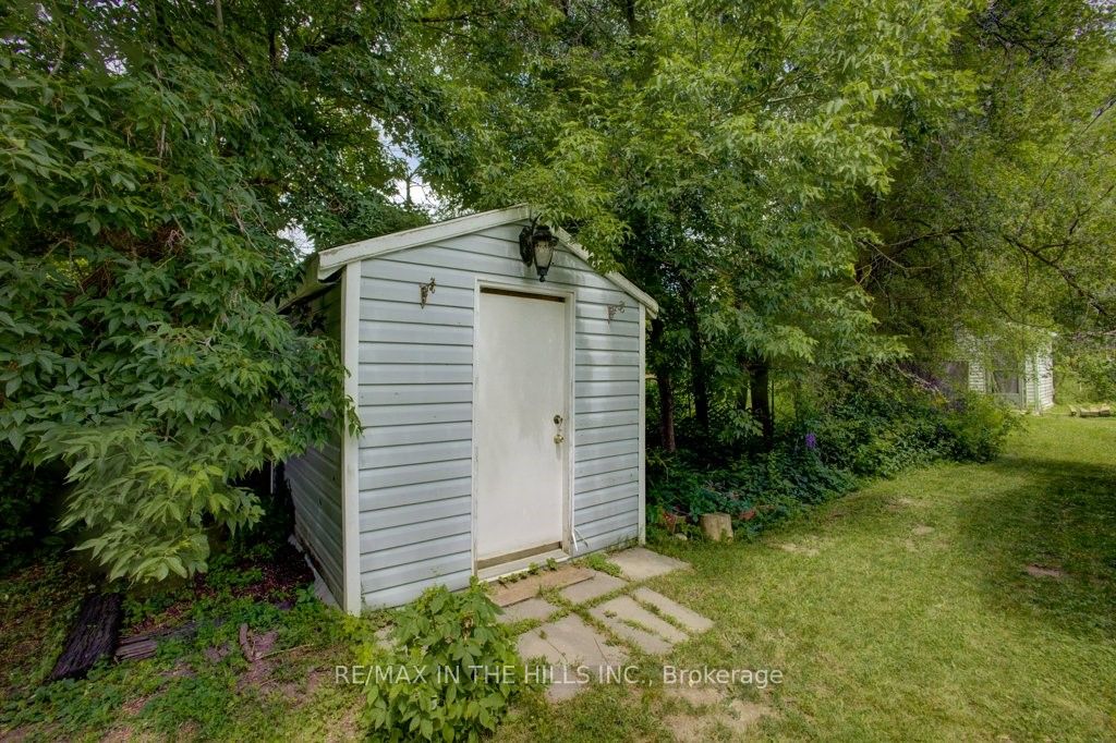 257 Elgin Street S Property Photo 37