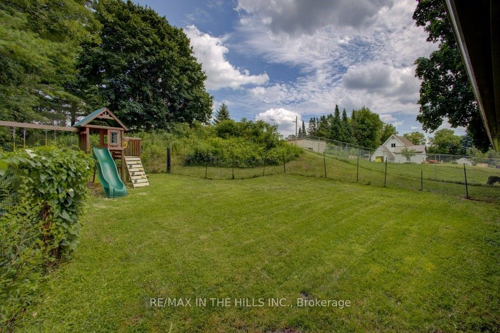 257 Elgin Street S Property Photo 39