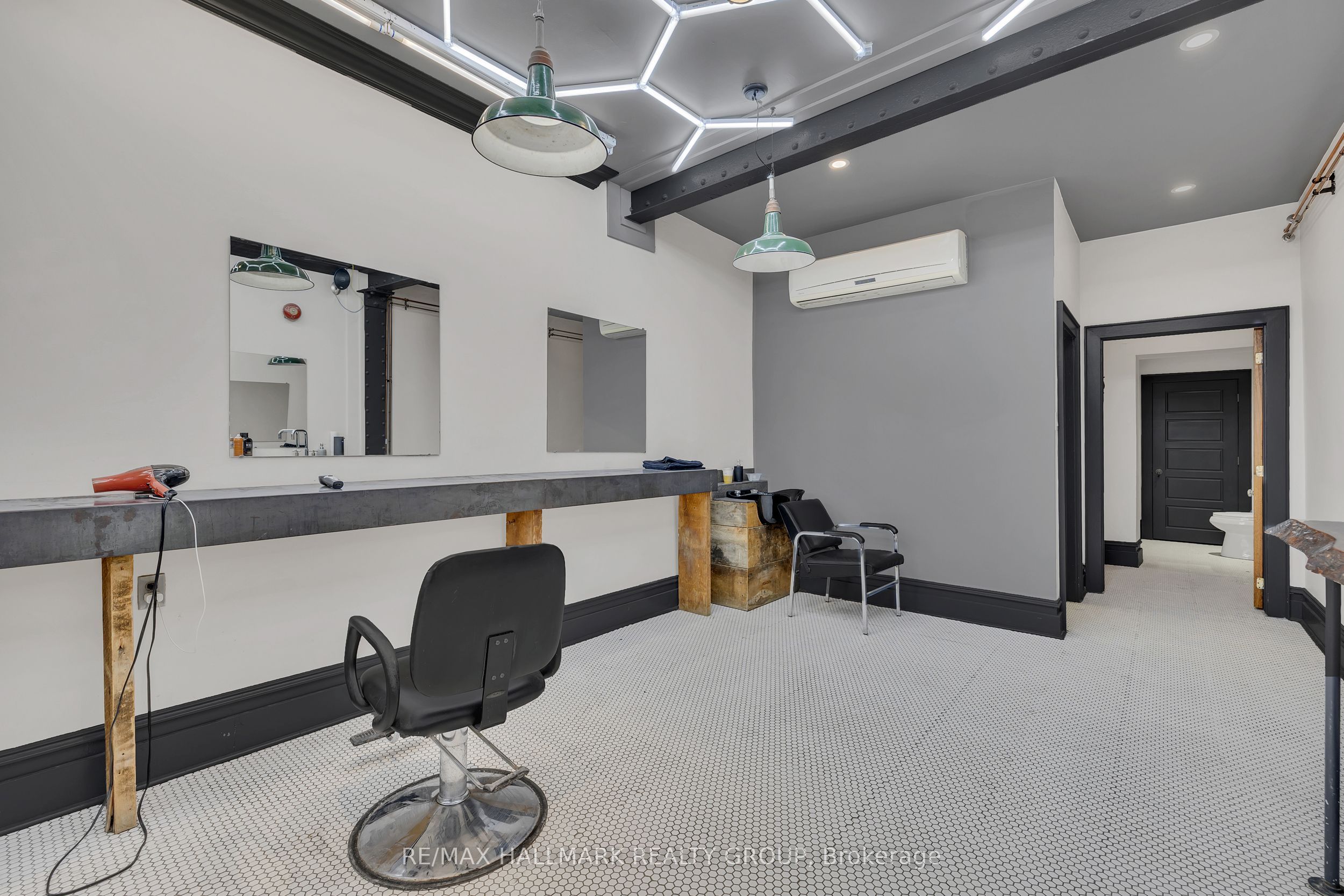 1309 Wellington Street Property Photo 17