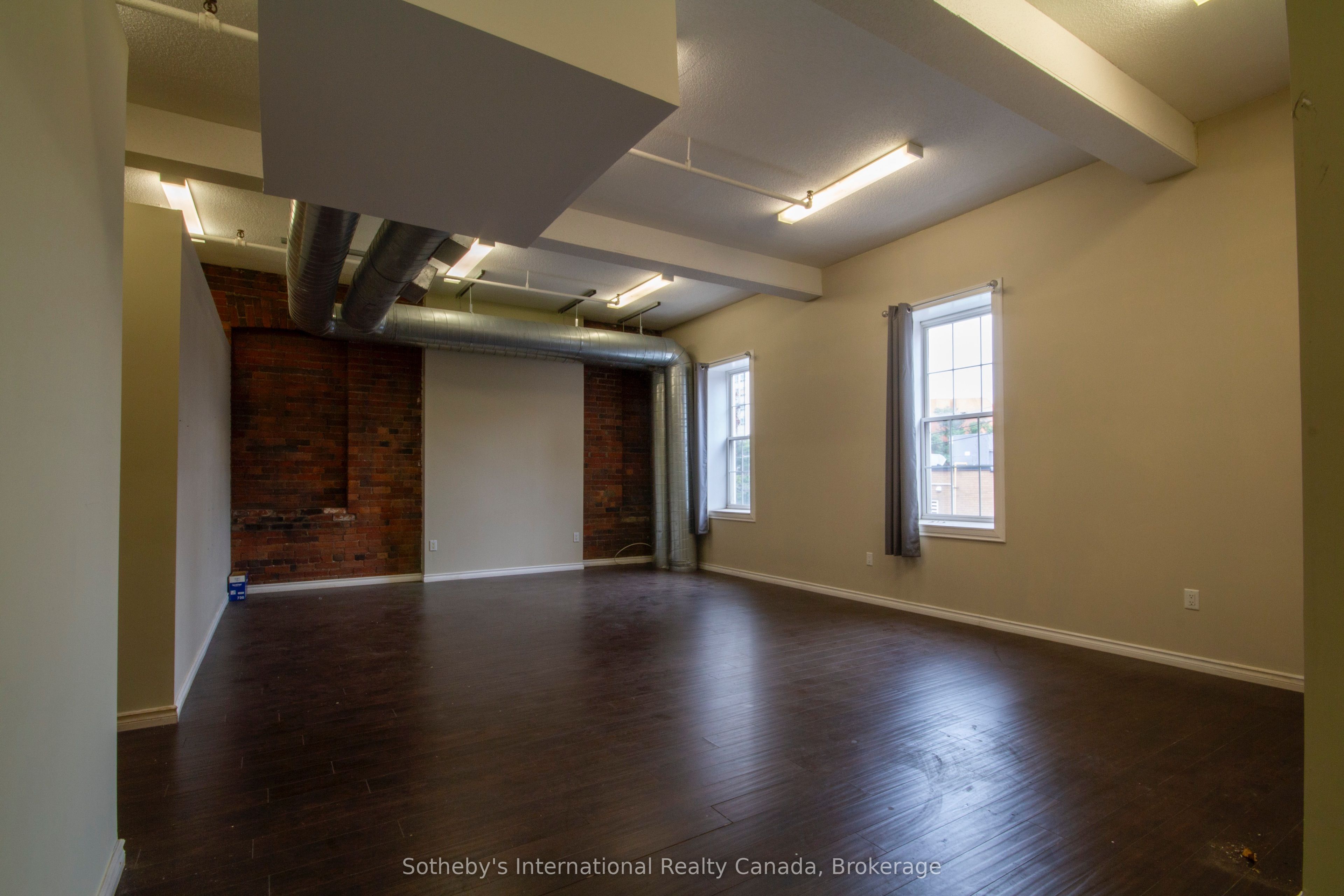 15 Wellington Street Property Photo 12