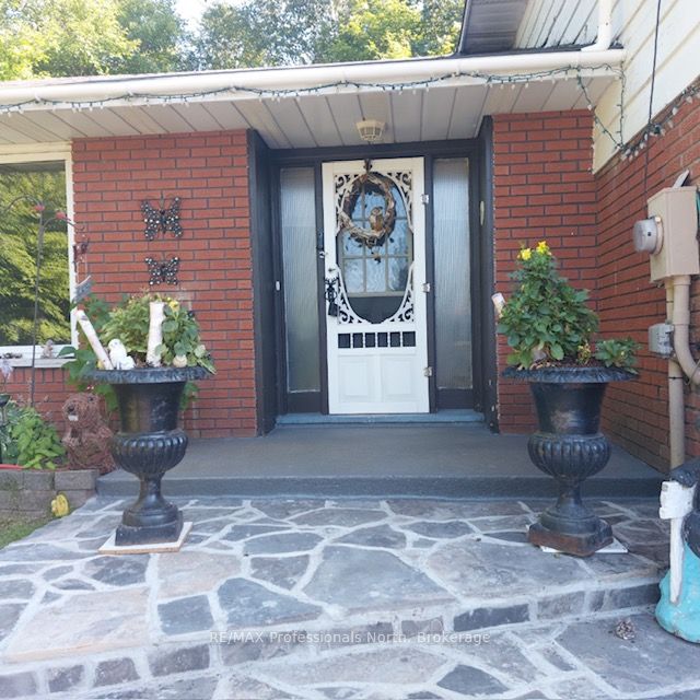 3 Oak Street Property Photo 2