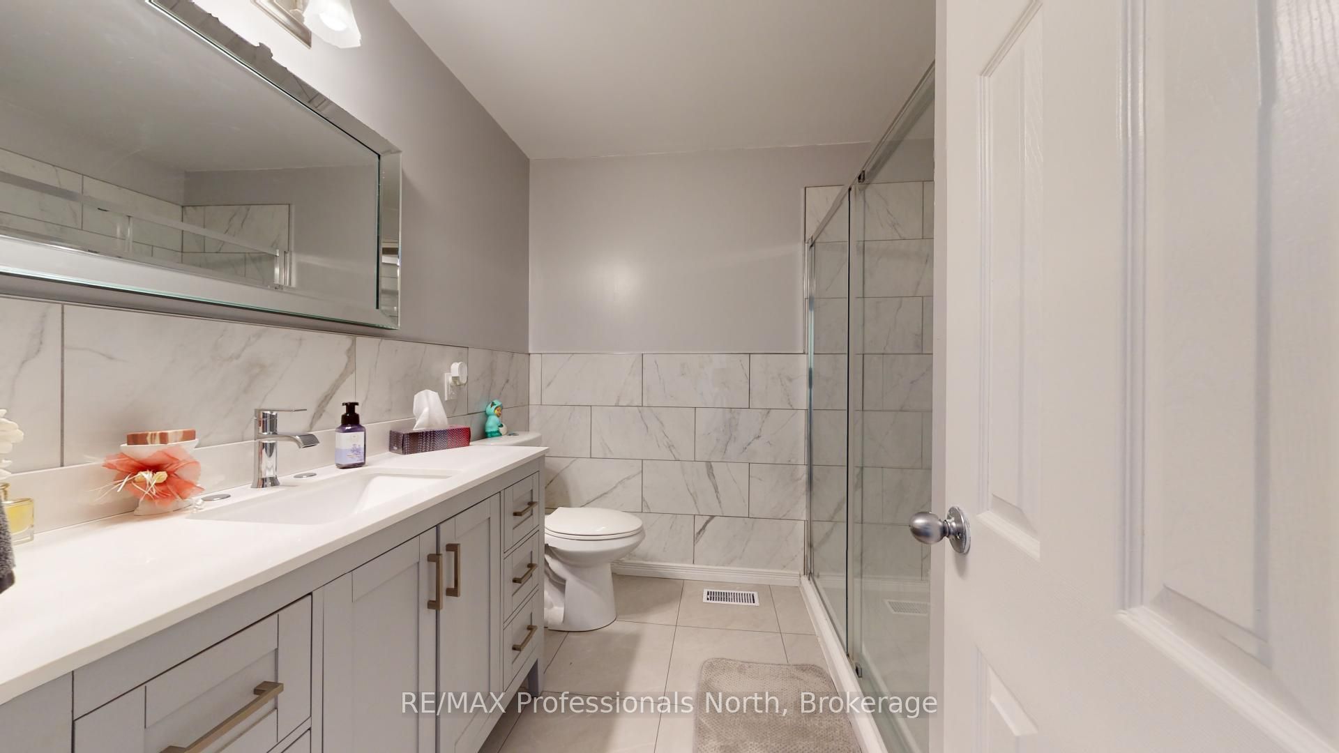 3 Oak Street Property Photo 35