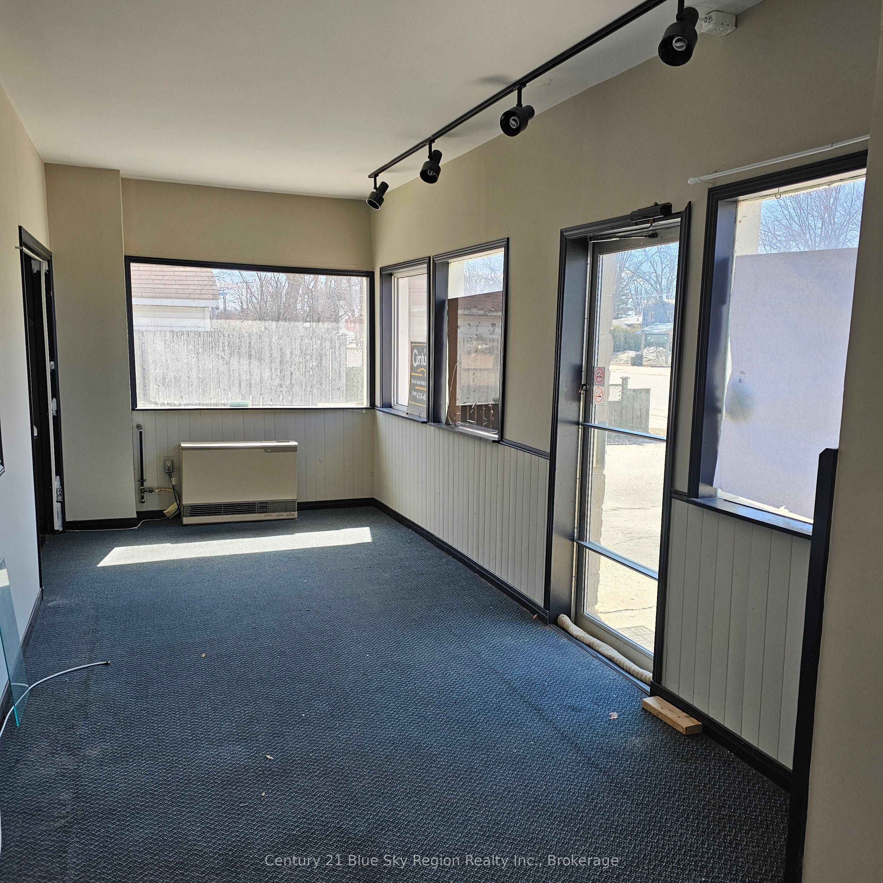 464 Lakeshore Drive Property Photo 2