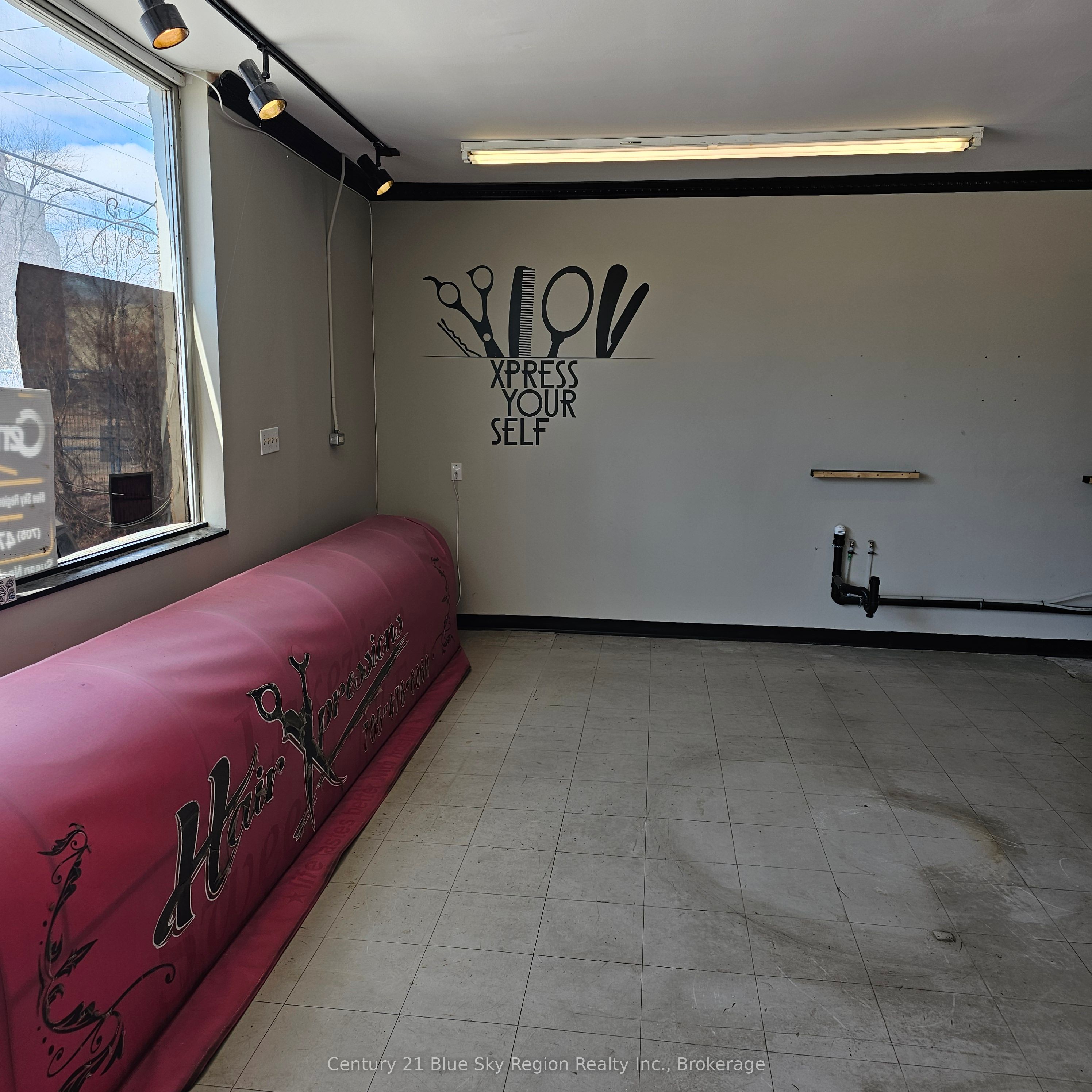 464 Lakeshore Drive Property Photo 3