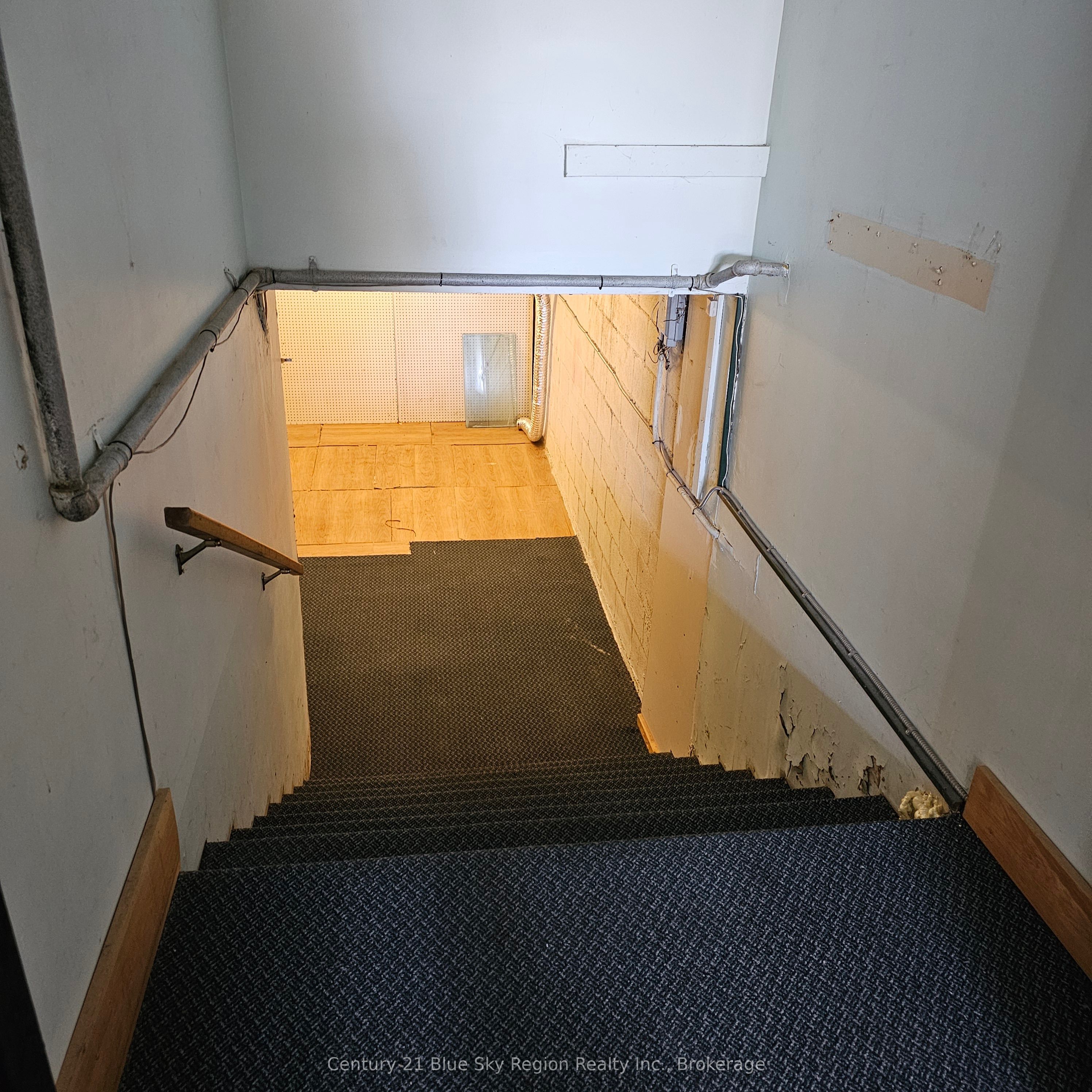 464 Lakeshore Drive Property Photo 8