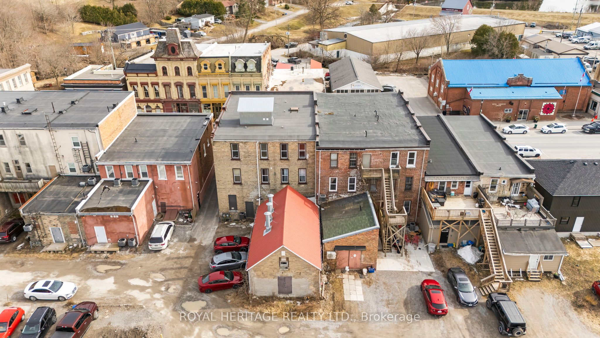 32 King St W Property Photo 30