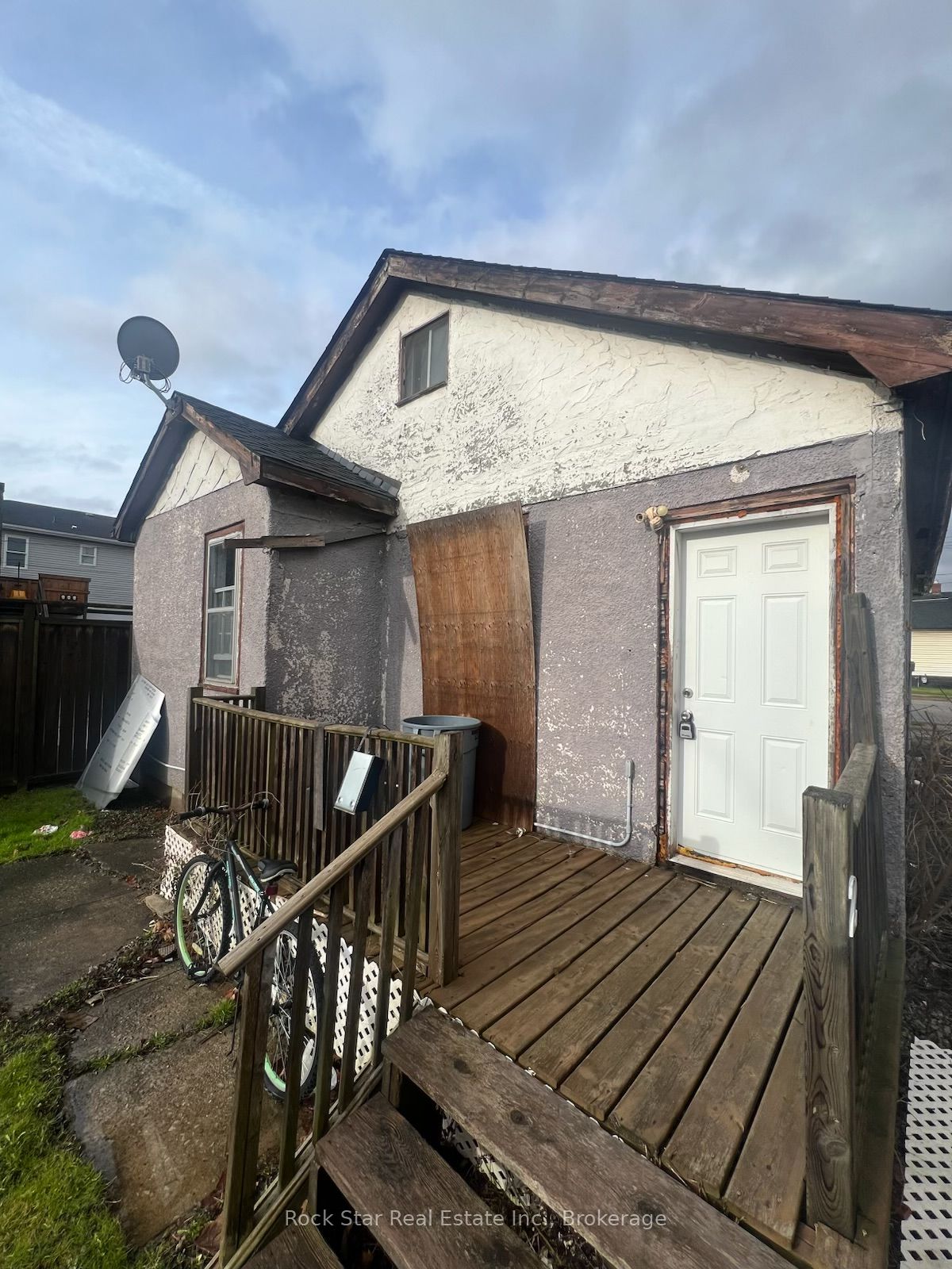 54 Crowland Avenue Property Photo 7