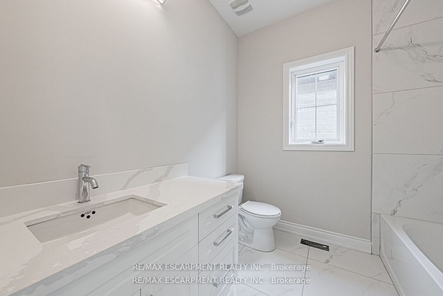 63 Cesar Place Property Photo 13