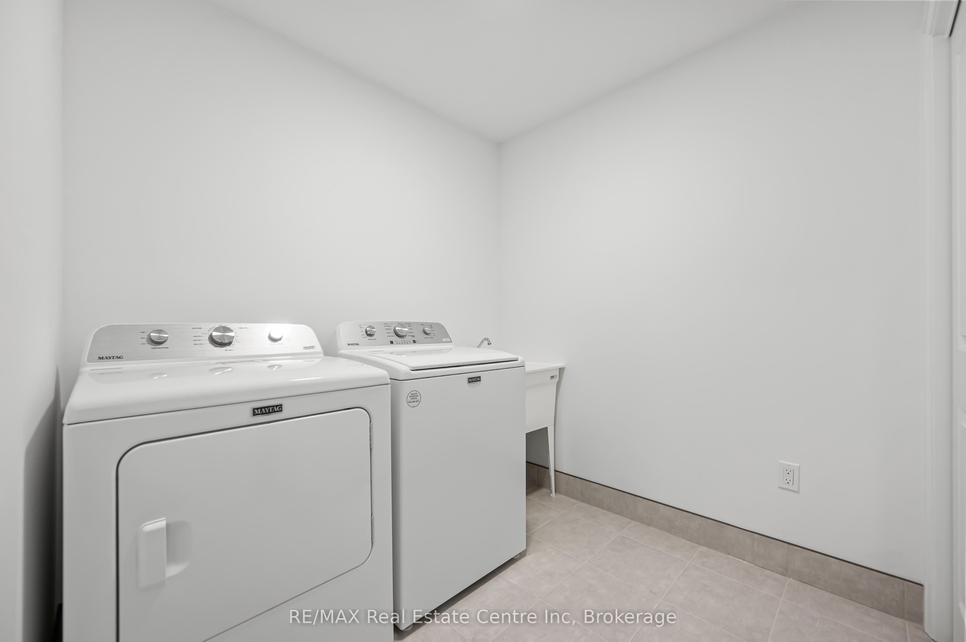 182 Bridge Crescent 7 Property Photo 24