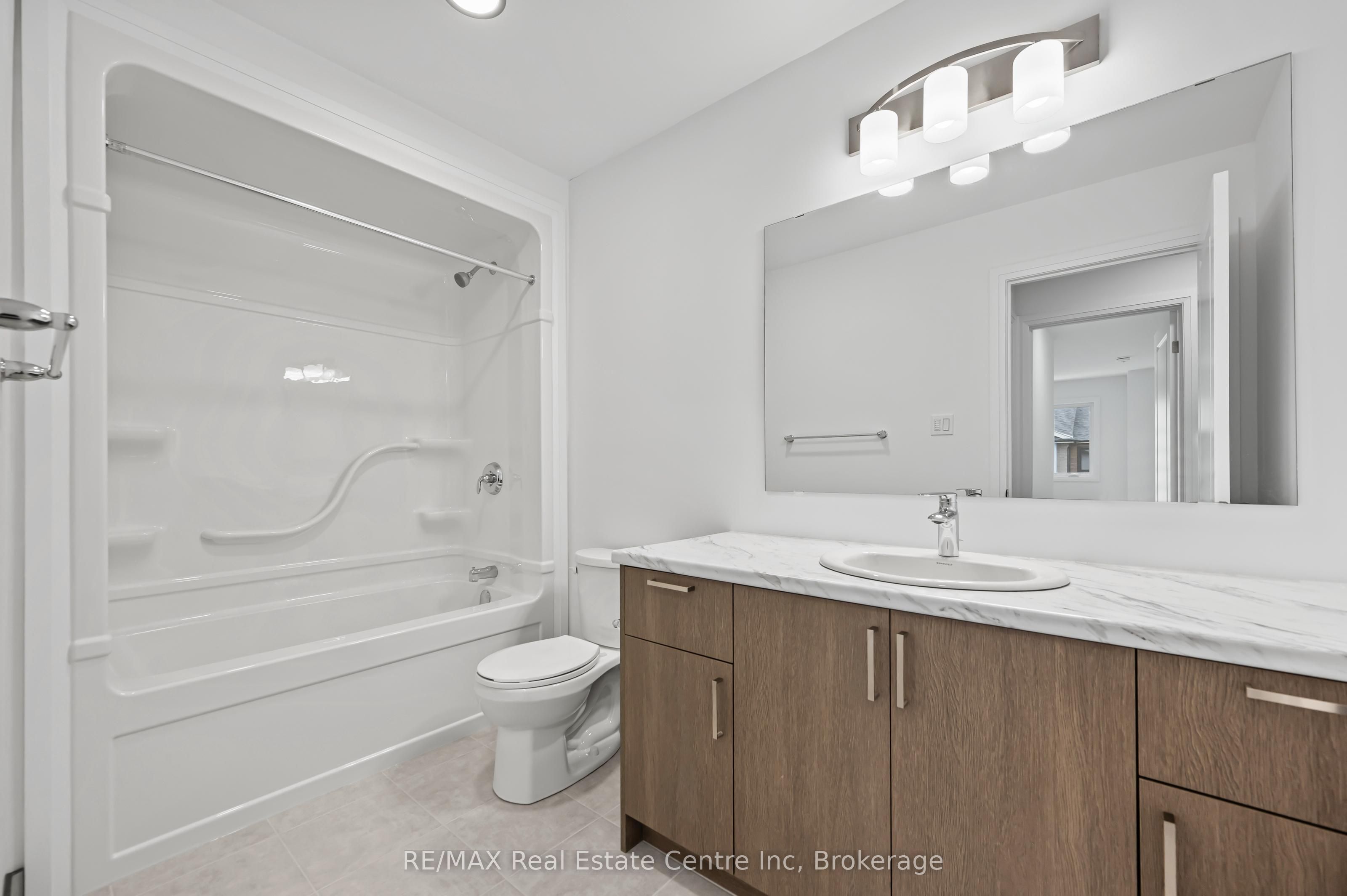 182 Bridge Crescent 7 Property Photo 25