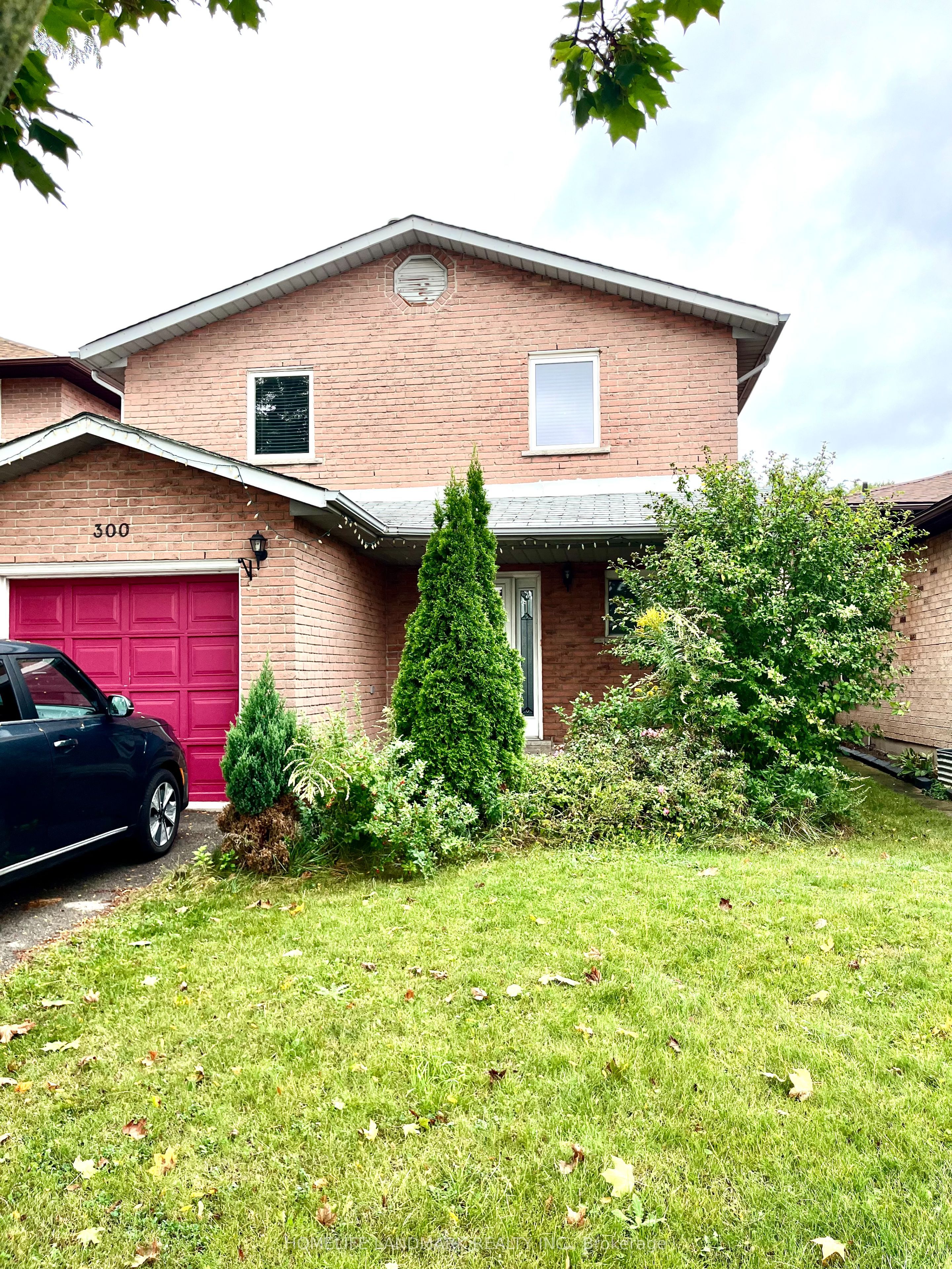 300 Crerar Dr Property Photo 1
