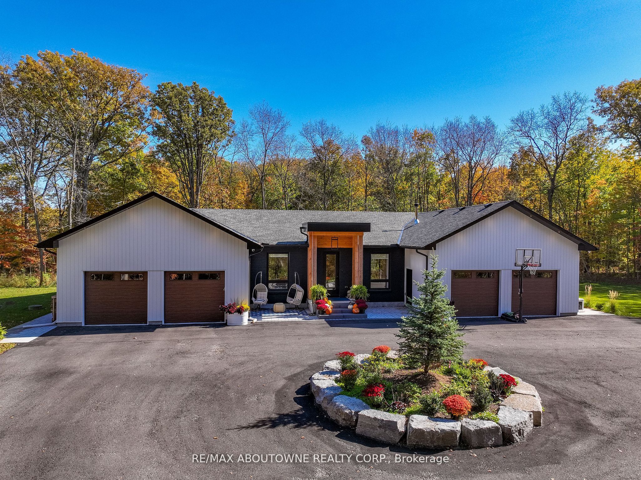 295 Allen Rd Property Photo