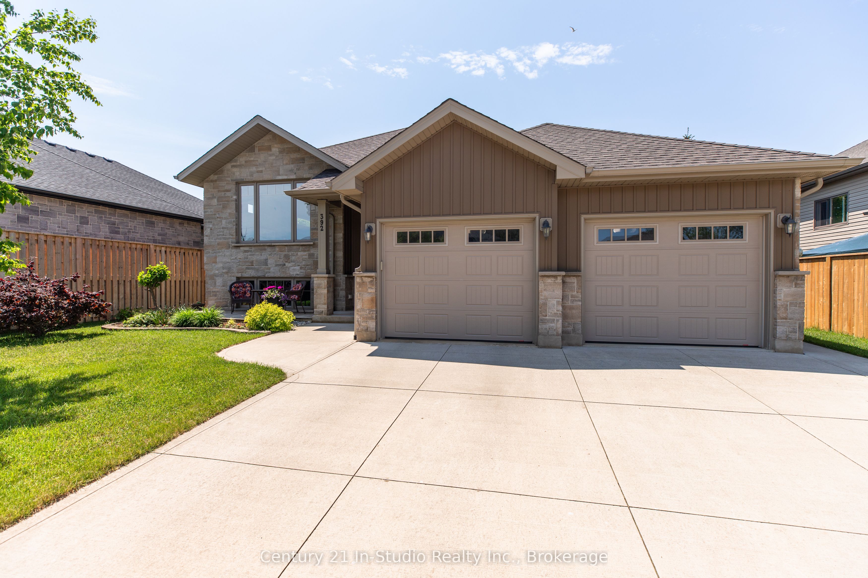 392 Peirson Avenue Property Photo 4