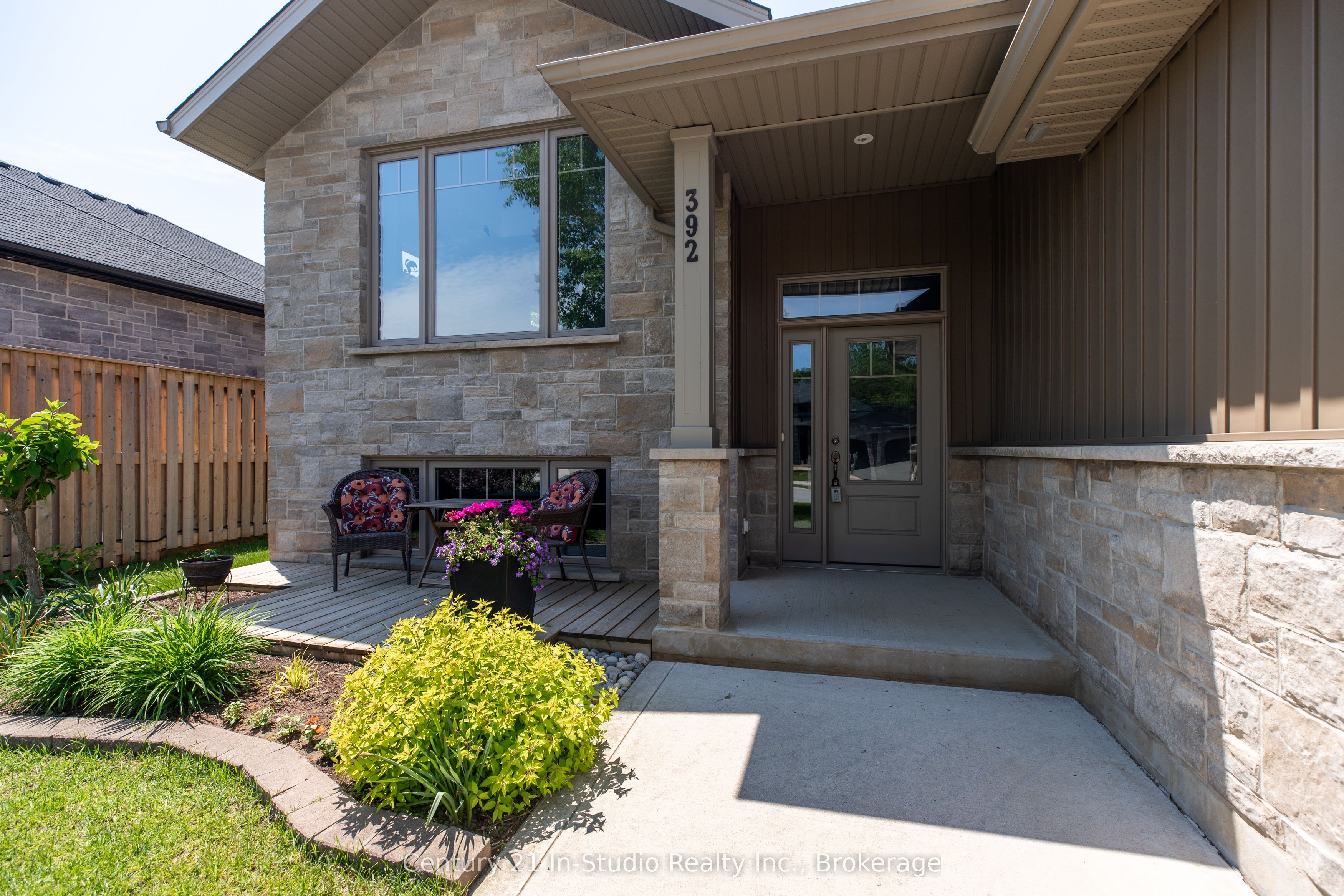 392 Peirson Avenue Property Photo 7
